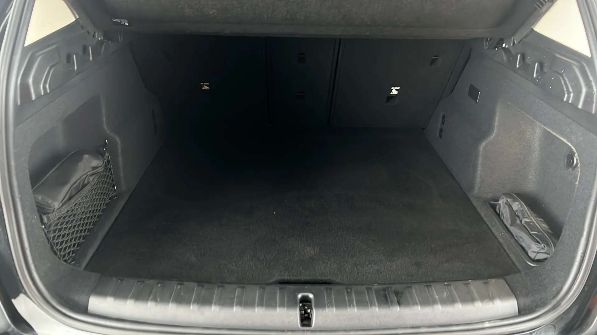 2024 BMW IX1 2024 BMW IX1