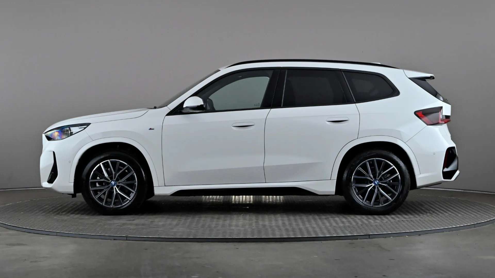 2024 BMW IX1 2024 BMW IX1