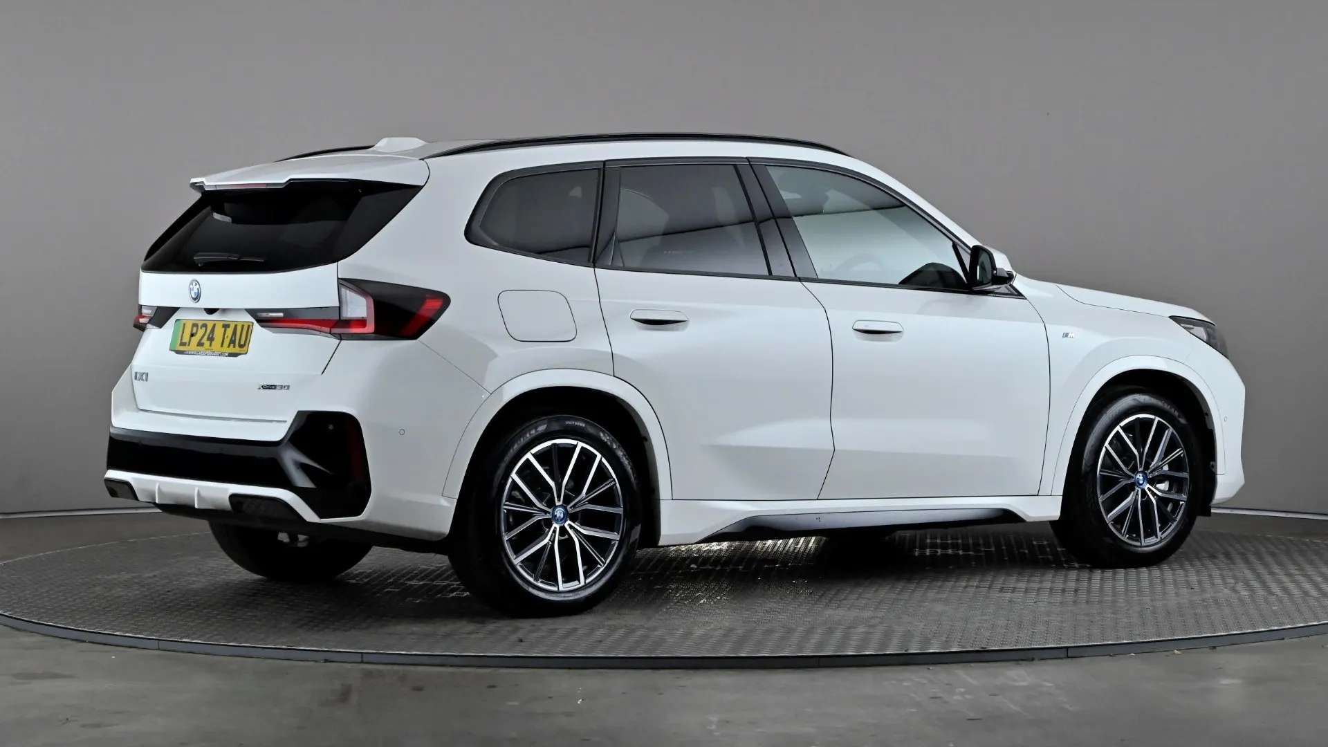 2024 BMW IX1 2024 BMW IX1