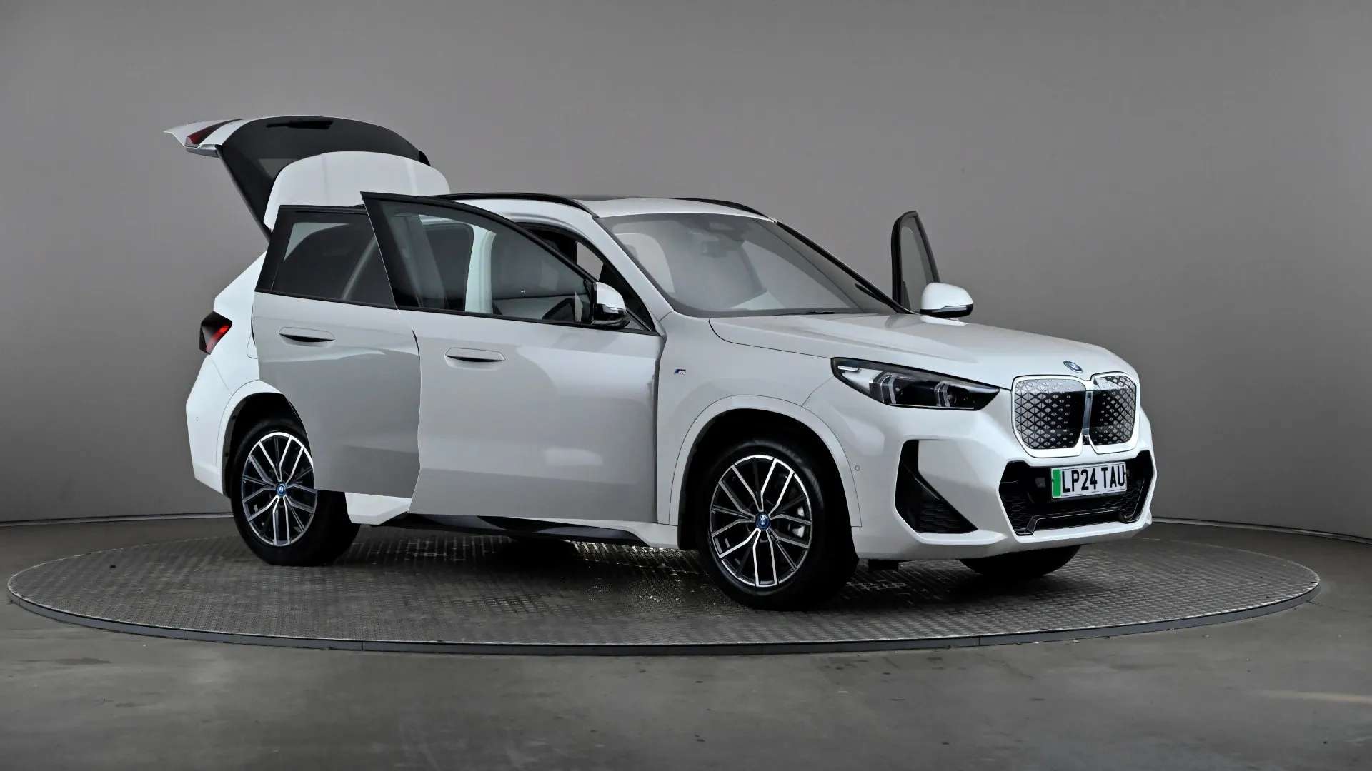 2024 BMW IX1 2024 BMW IX1