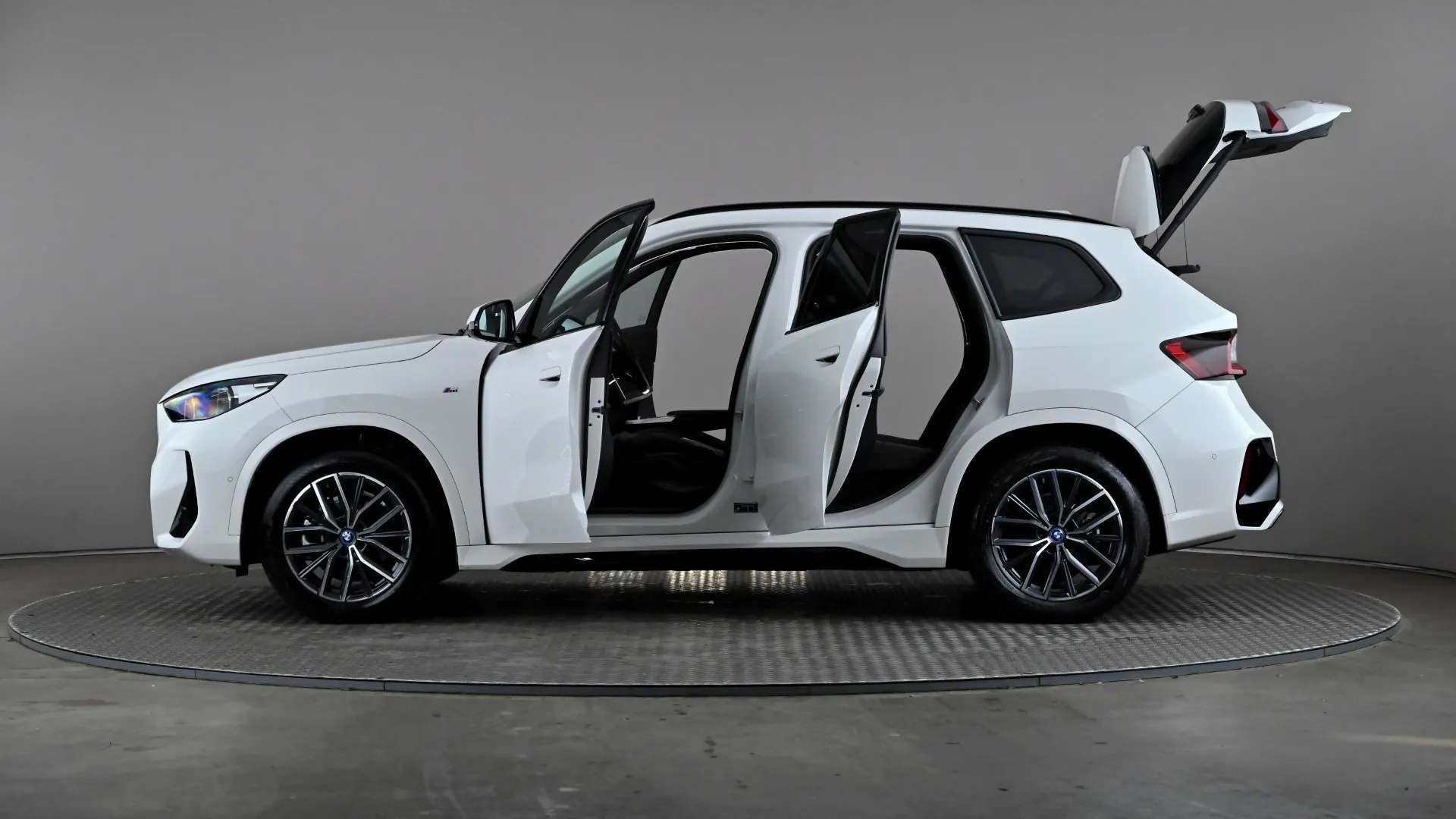 2024 BMW IX1 2024 BMW IX1