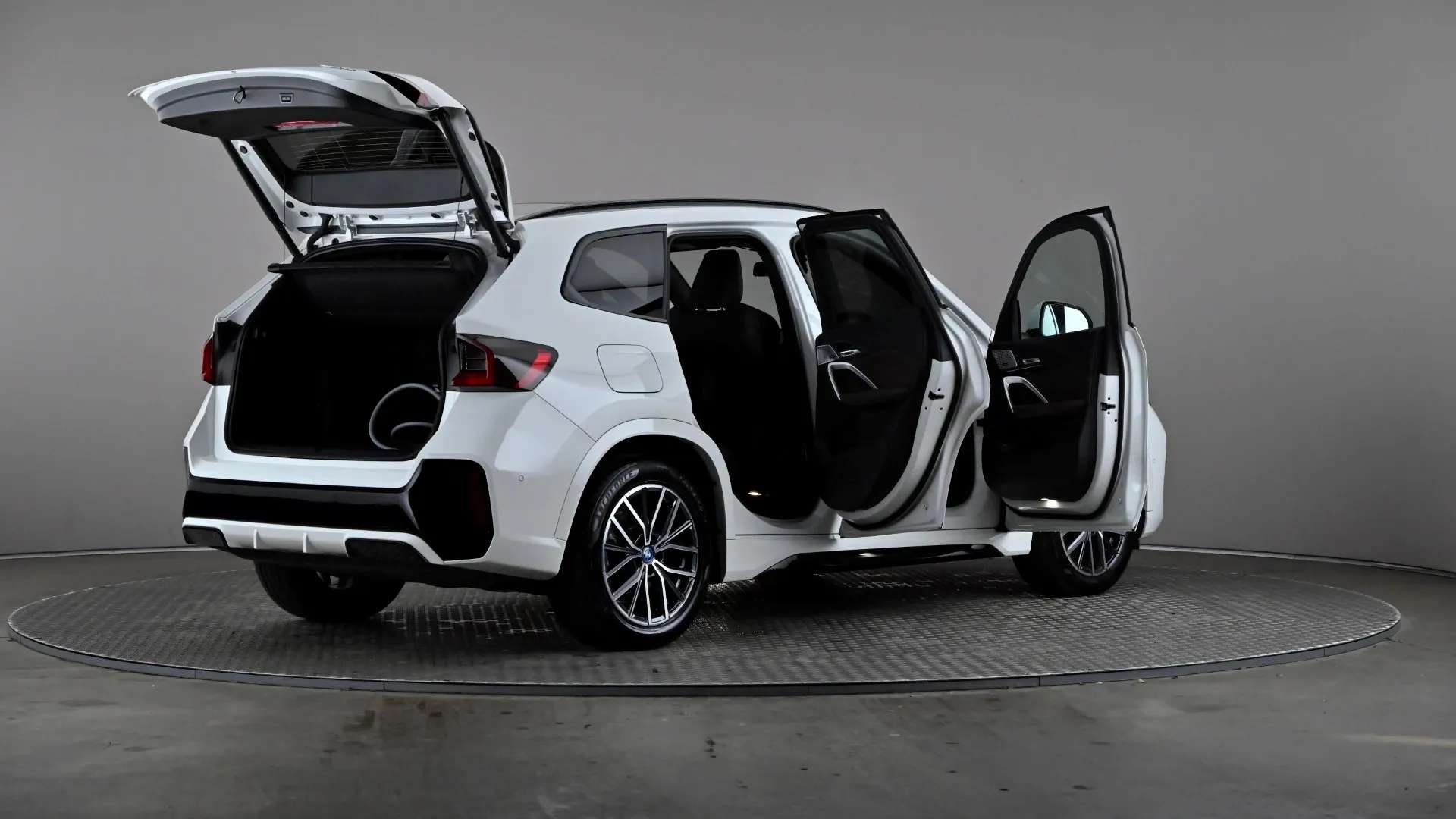 2024 BMW IX1 2024 BMW IX1