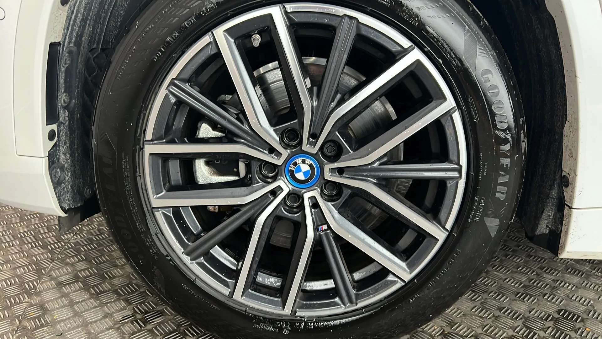 2024 BMW IX1 2024 BMW IX1