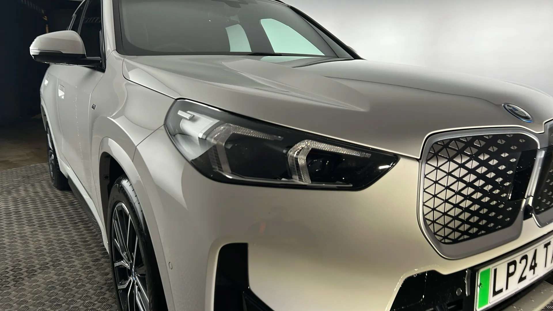 2024 BMW IX1 2024 BMW IX1