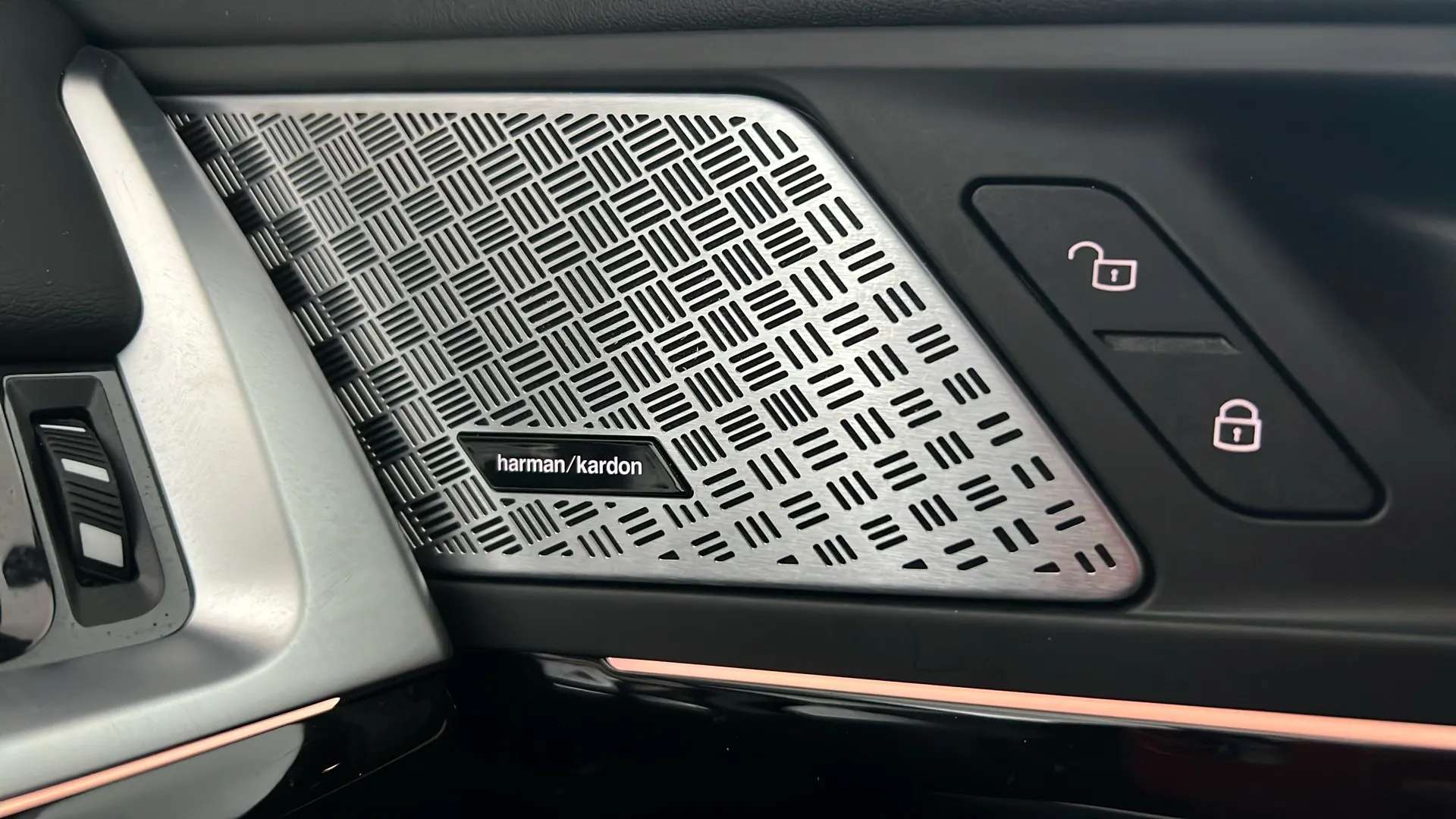 2024 BMW IX1 2024 BMW IX1