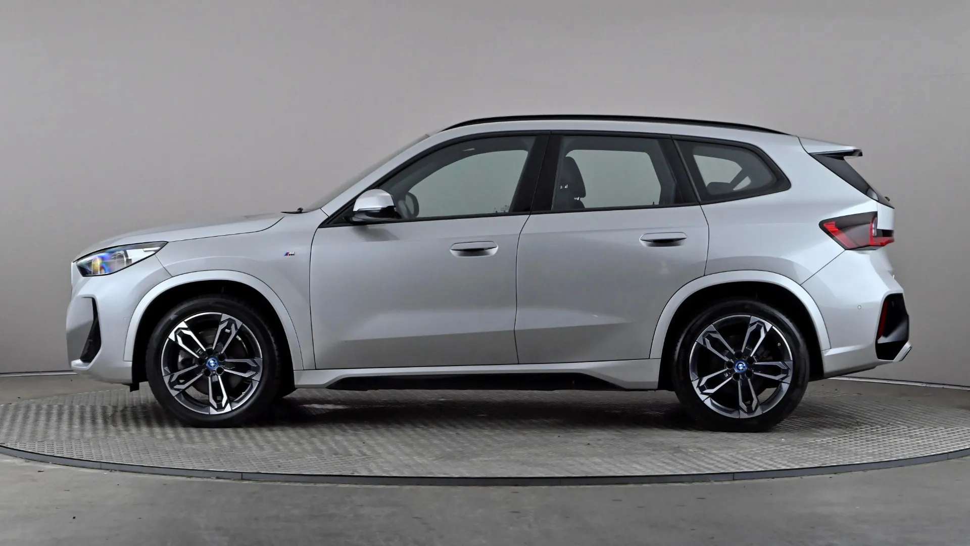 A 2023 BMW IX1 230kW xDrive30 M Sport 65kWh Auto A 2023 BMW IX1 230kW xDrive30 M Sport 65kWh Auto
