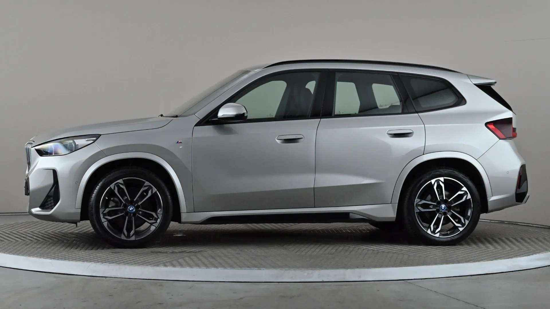 A 2023 BMW IX1 230kW xDrive30 M Sport 65kWh Auto A 2023 BMW IX1 230kW xDrive30 M Sport 65kWh Auto