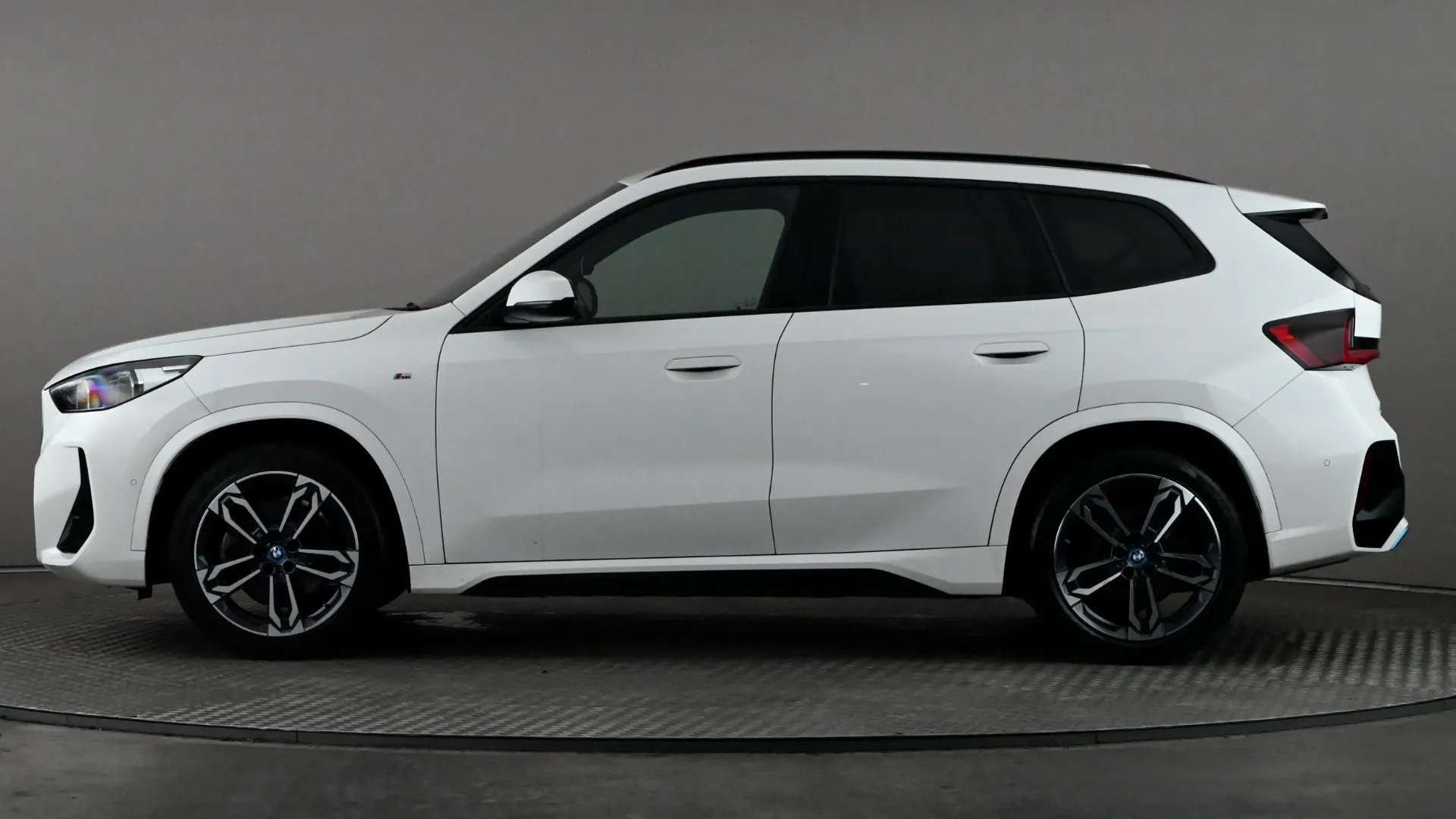A 2023 BMW IX1 230kW xDrive30 M Sport 65kWh Auto A 2023 BMW IX1 230kW xDrive30 M Sport 65kWh Auto