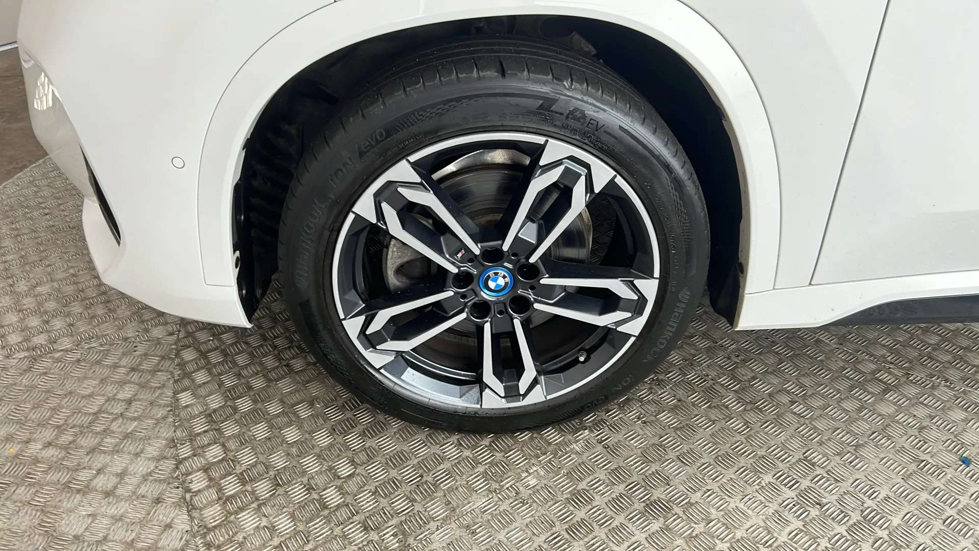 2023 BMW IX1 2023 BMW IX1