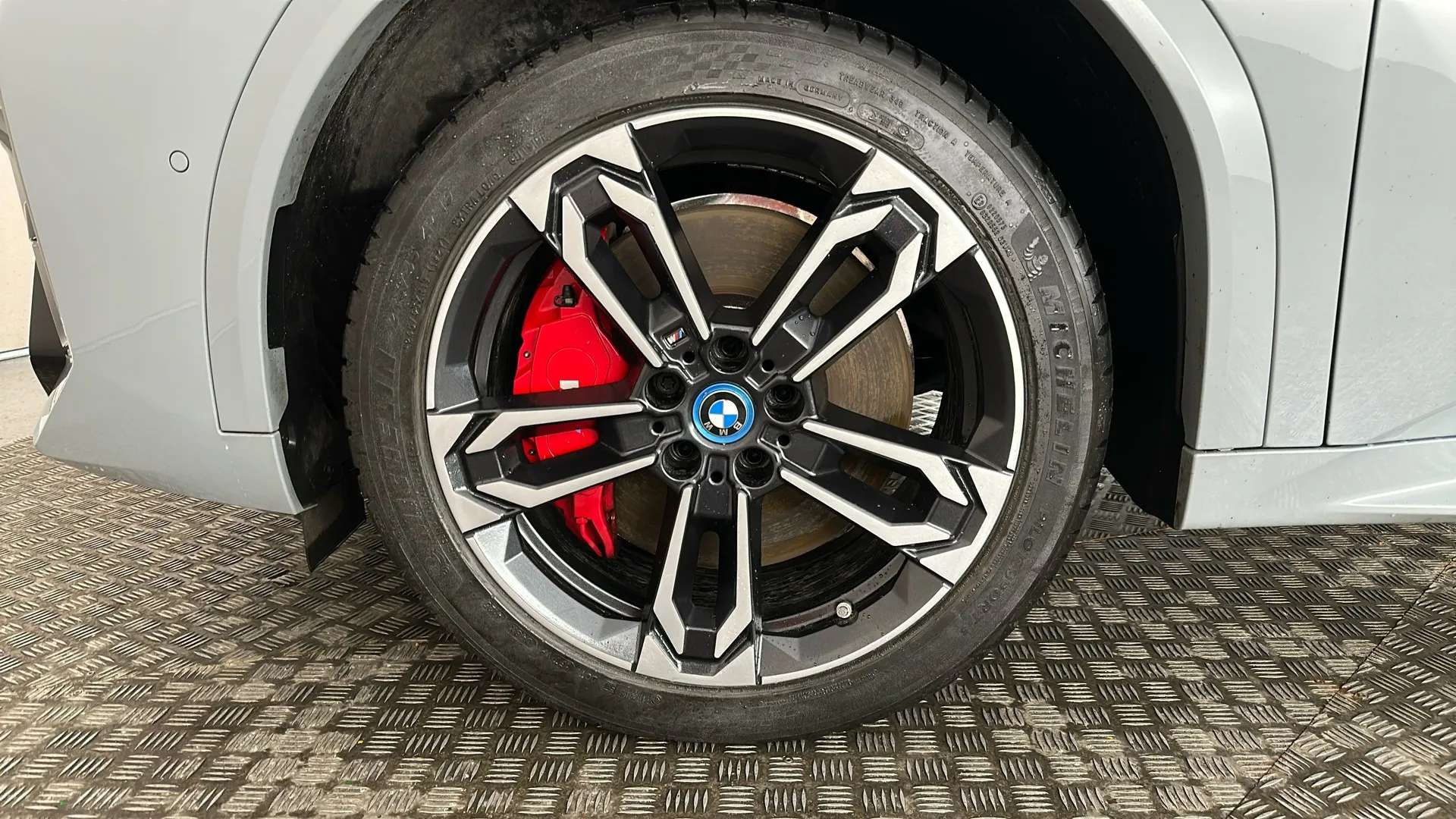 2024 BMW IX2 2024 BMW IX2