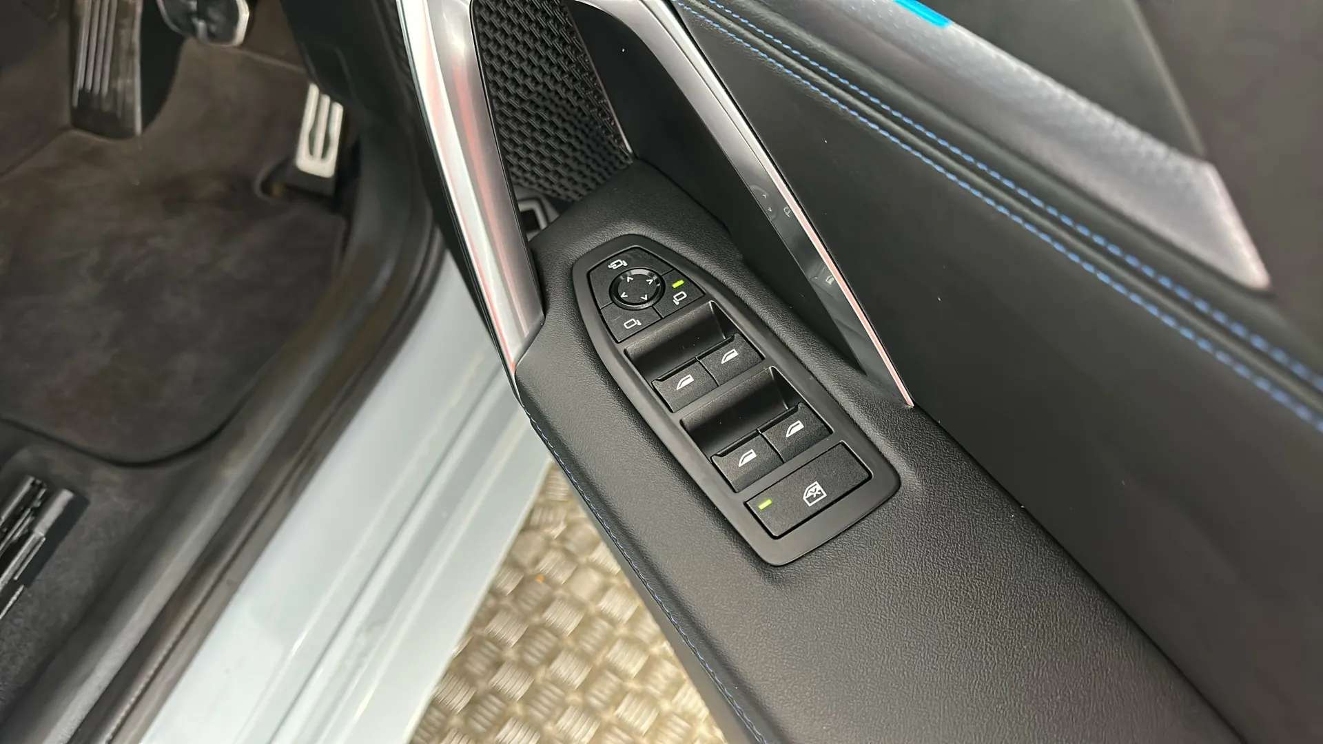 2024 BMW IX2 2024 BMW IX2