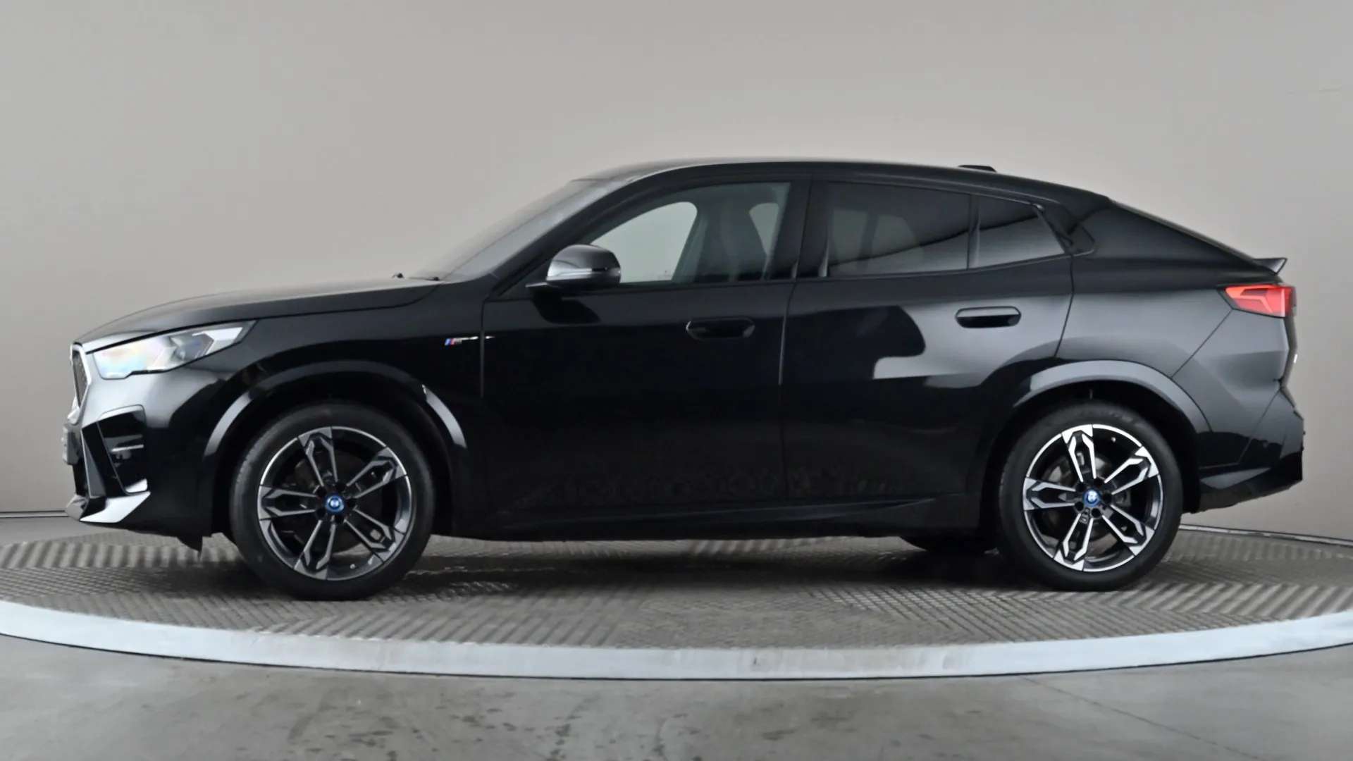 A 2025 BMW IX2 230kW xDrive30 M Sport 65kWh Auto A 2025 BMW IX2 230kW xDrive30 M Sport 65kWh Auto
