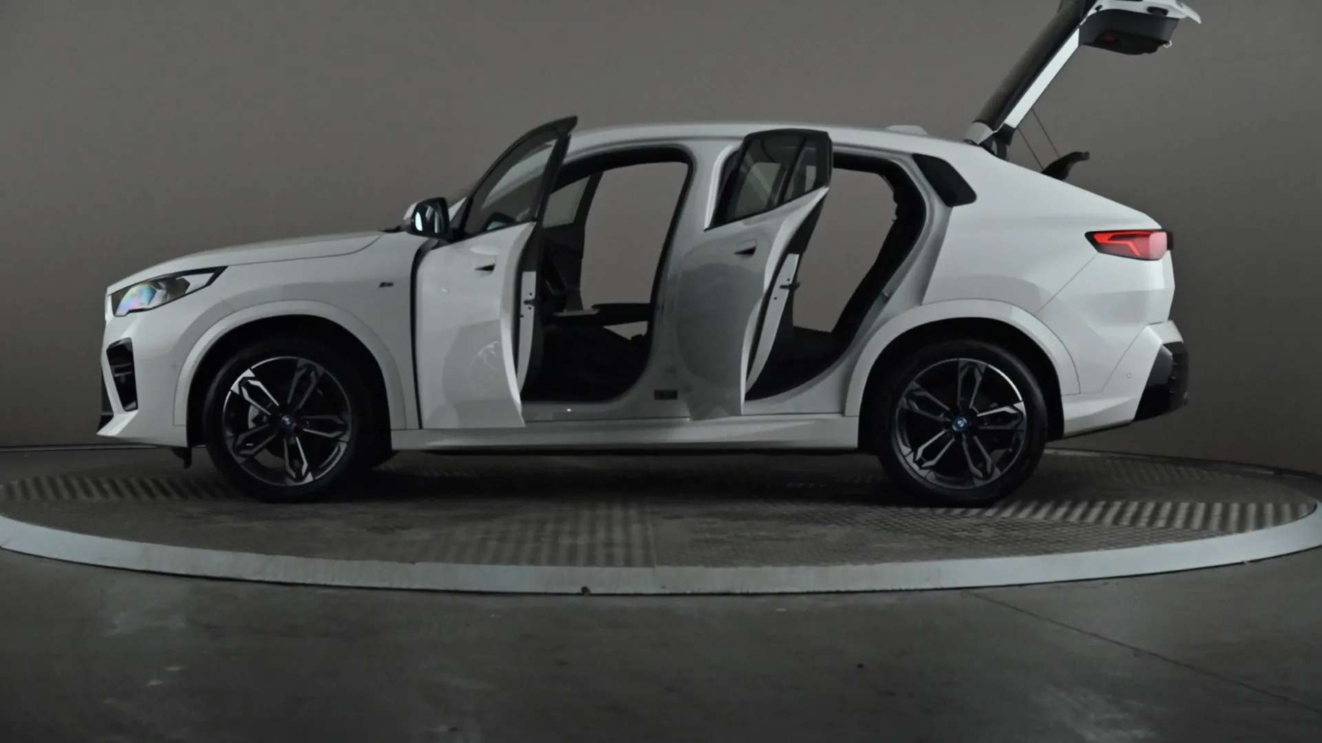 2024 BMW IX2 2024 BMW IX2