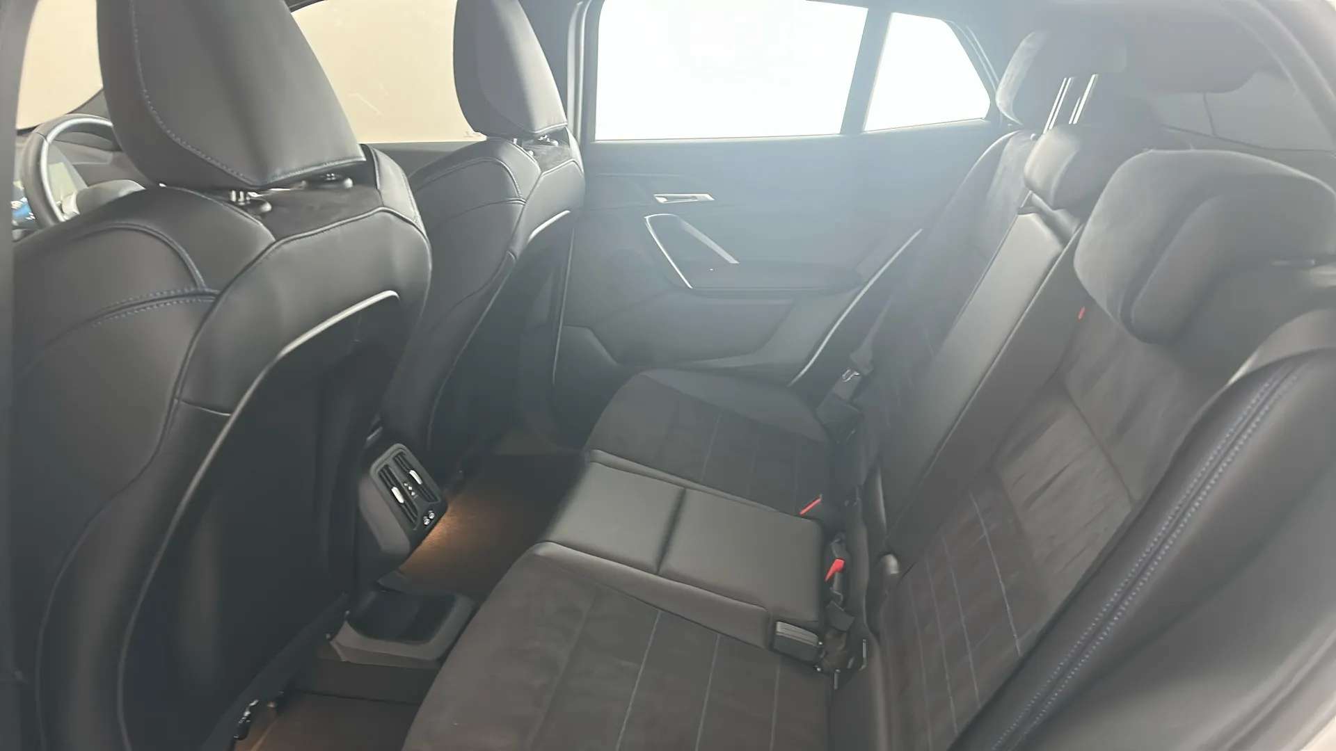 2024 BMW IX2 2024 BMW IX2