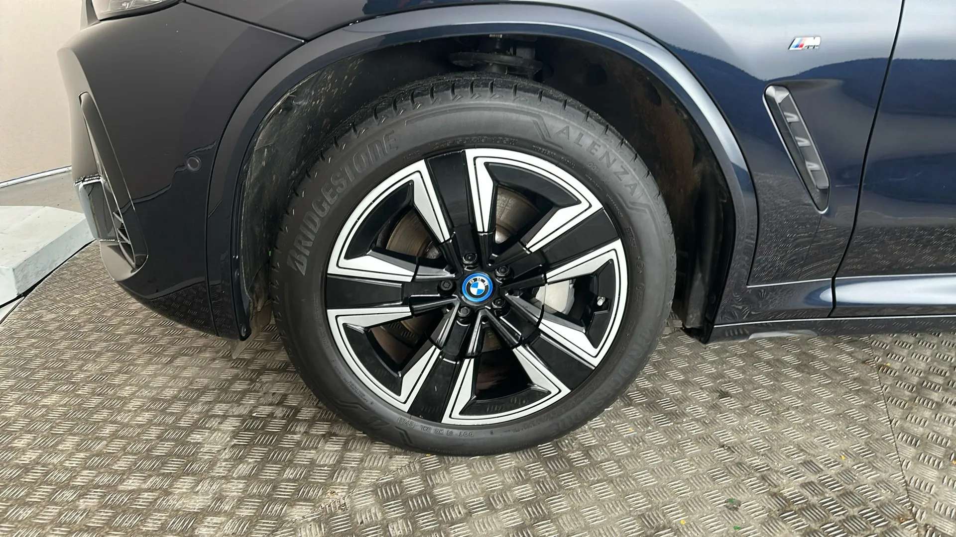 2023 BMW IX3 2023 BMW IX3