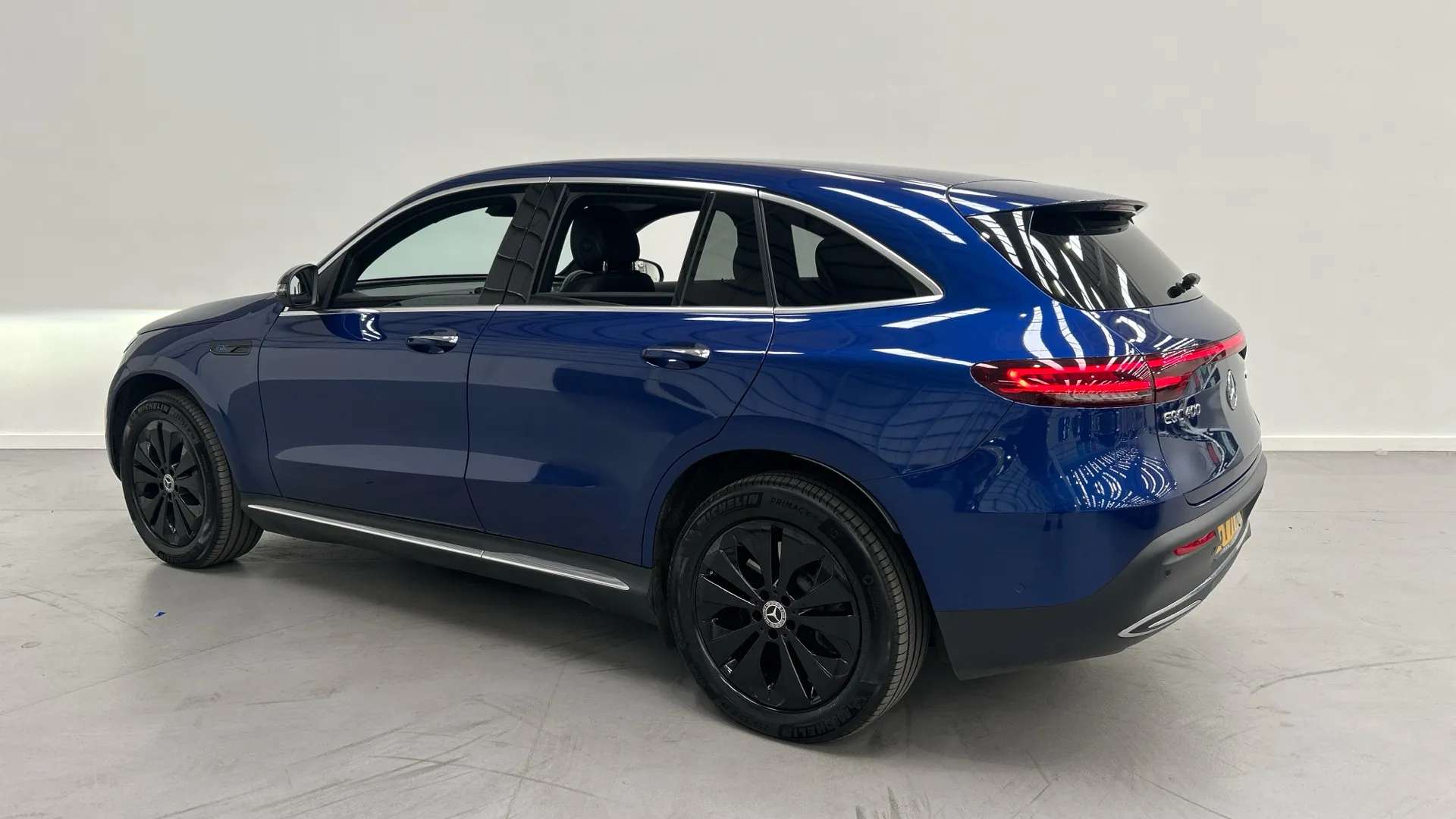 A 2021 MERCEDES-BENZ EQC EQC 400 300kW Sport 80kWh Auto A 2021 MERCEDES-BENZ EQC EQC 400 300kW Sport 80kWh Auto