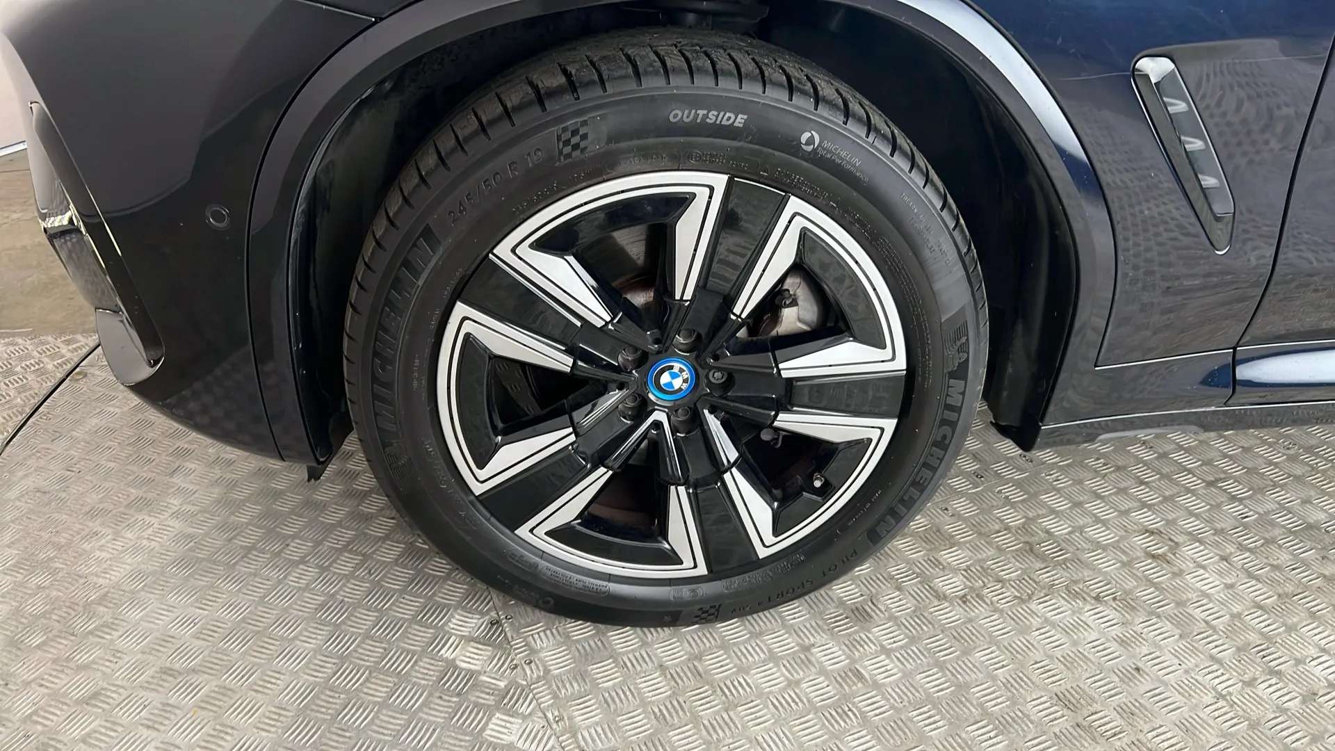 2023 BMW IX3 2023 BMW IX3