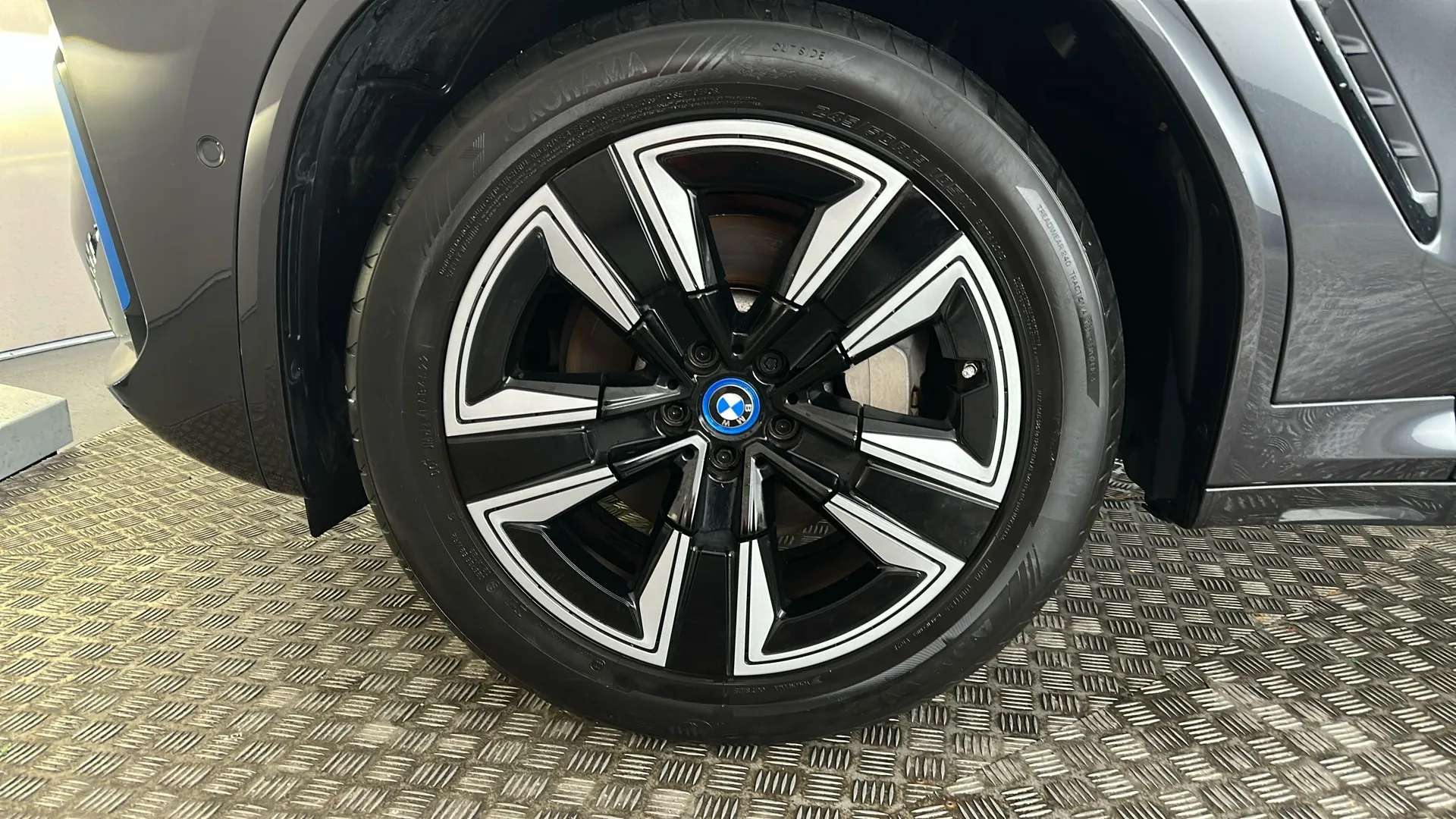 2023 BMW IX3 2023 BMW IX3