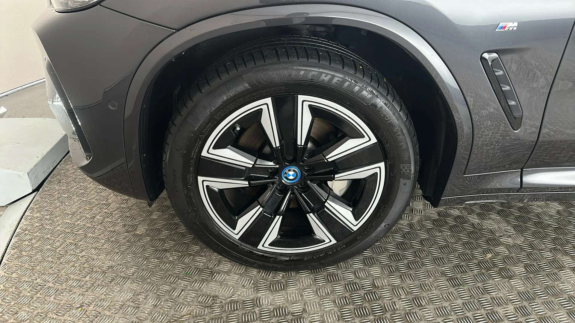 2022 BMW IX3 2022 BMW IX3