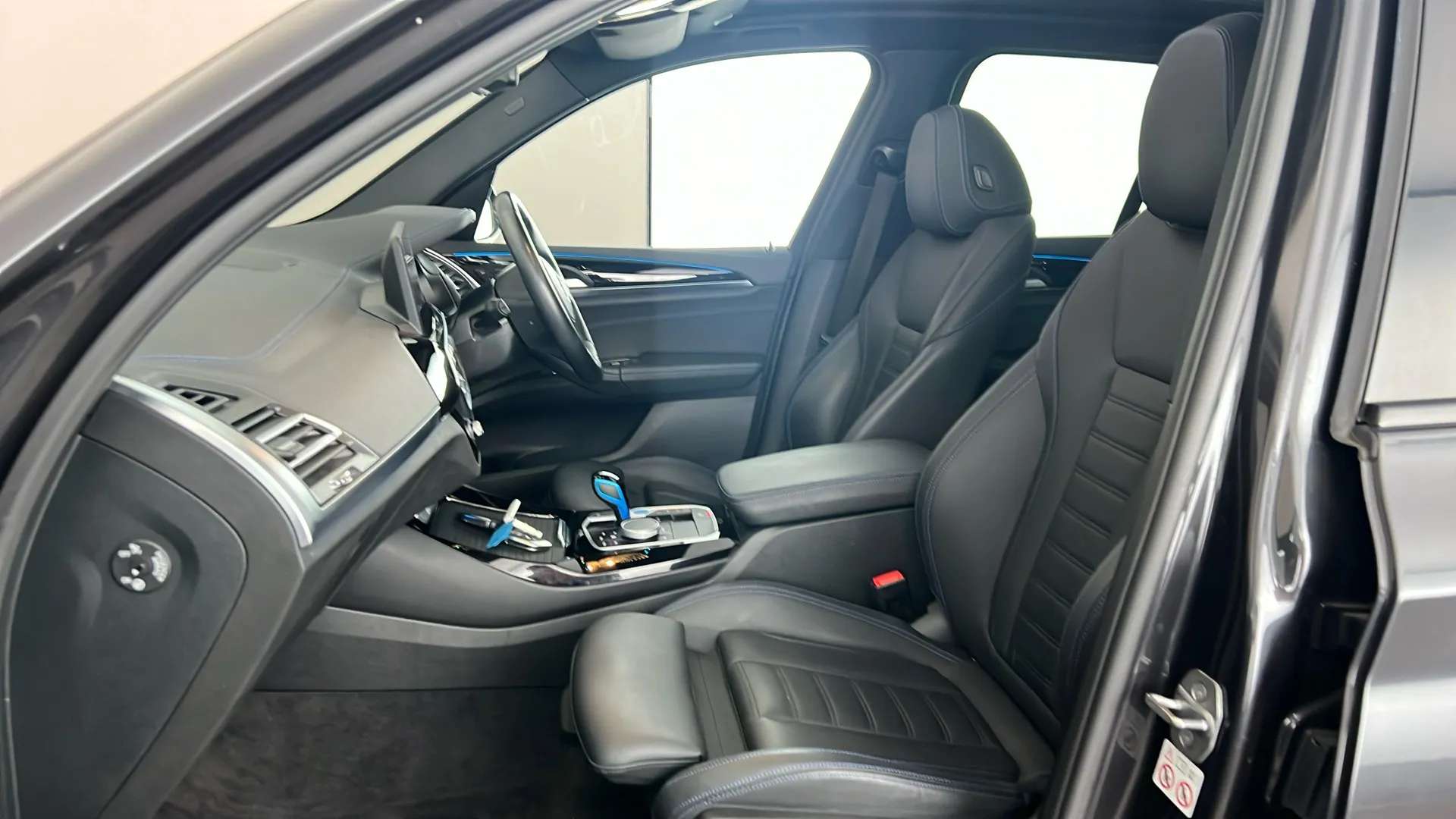 2023 BMW IX3 2023 BMW IX3