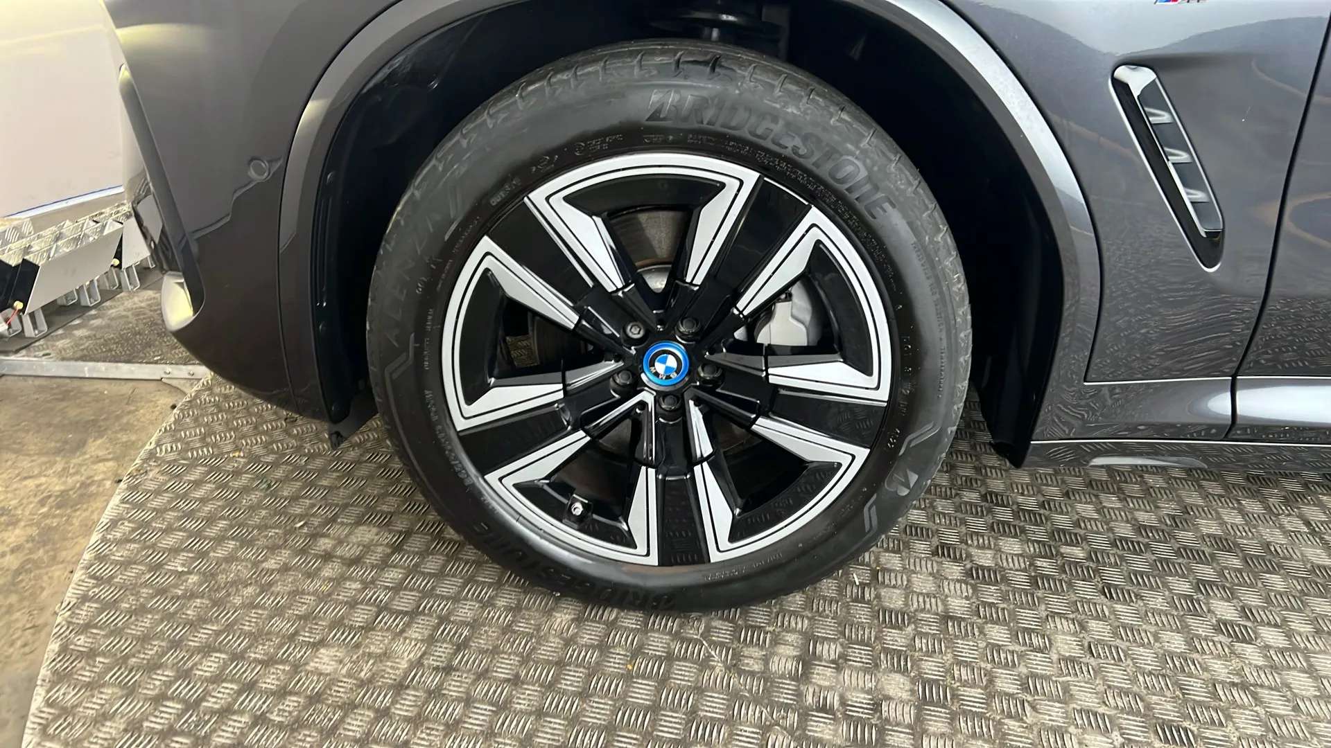 2023 BMW IX3 2023 BMW IX3