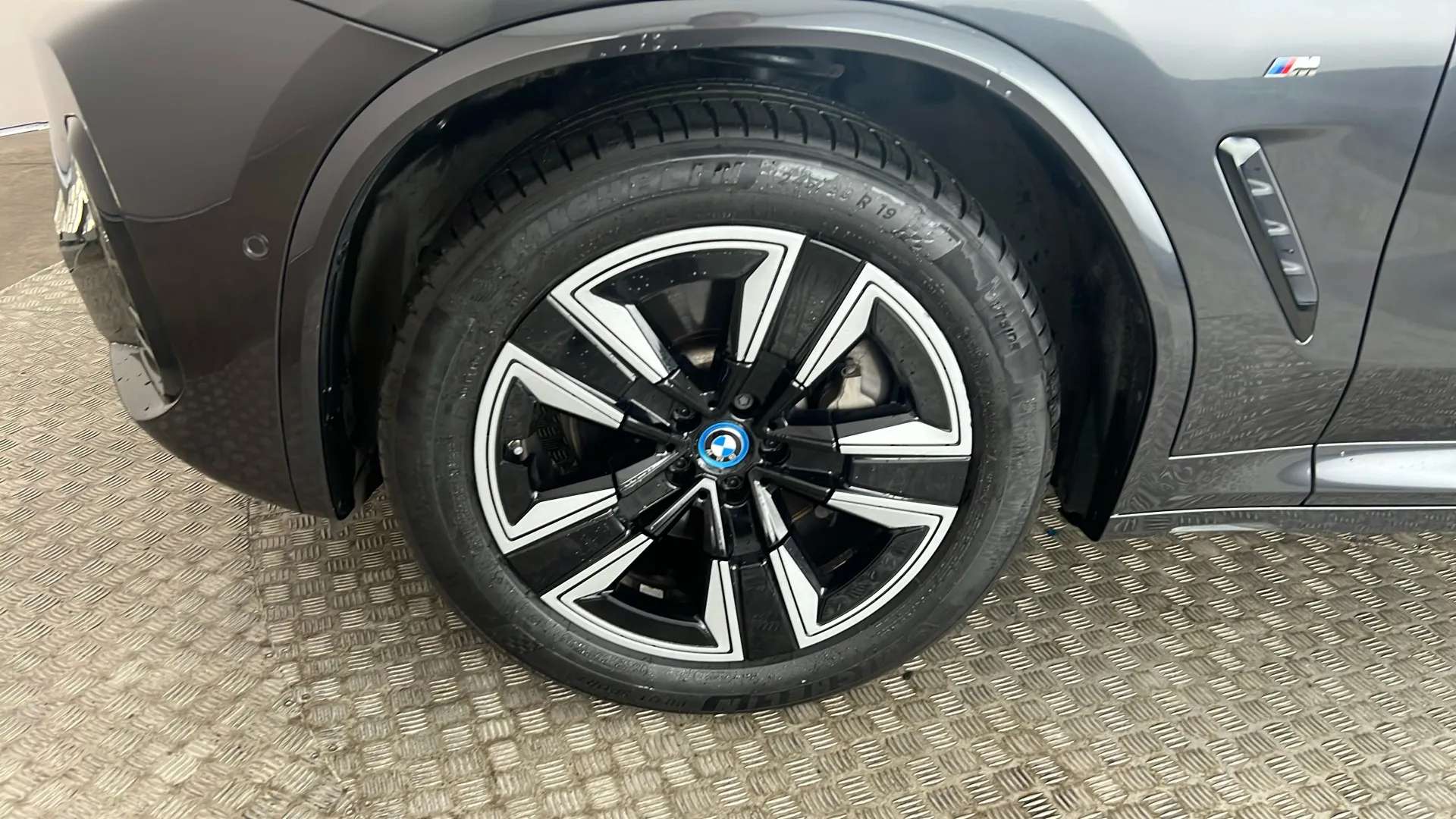 2023 BMW IX3 2023 BMW IX3
