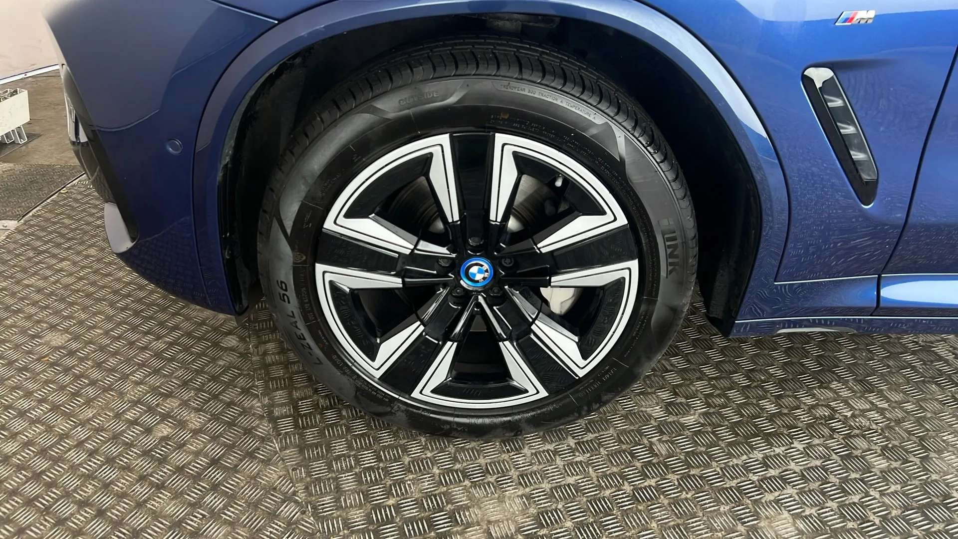 2023 BMW IX3 2023 BMW IX3