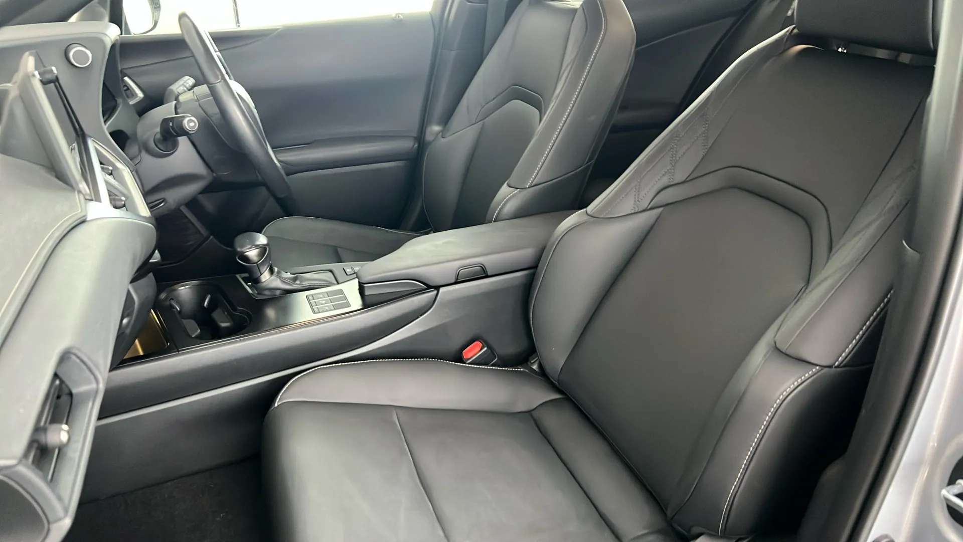 2022 LEXUS UX 2022 LEXUS UX