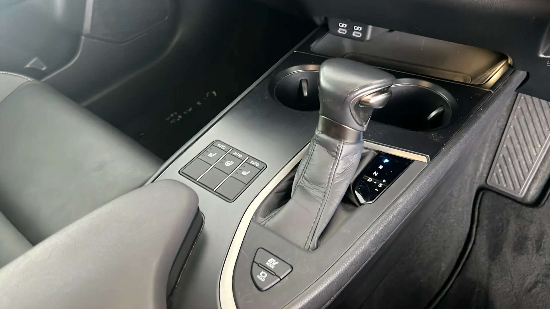 2023 LEXUS UX 2023 LEXUS UX