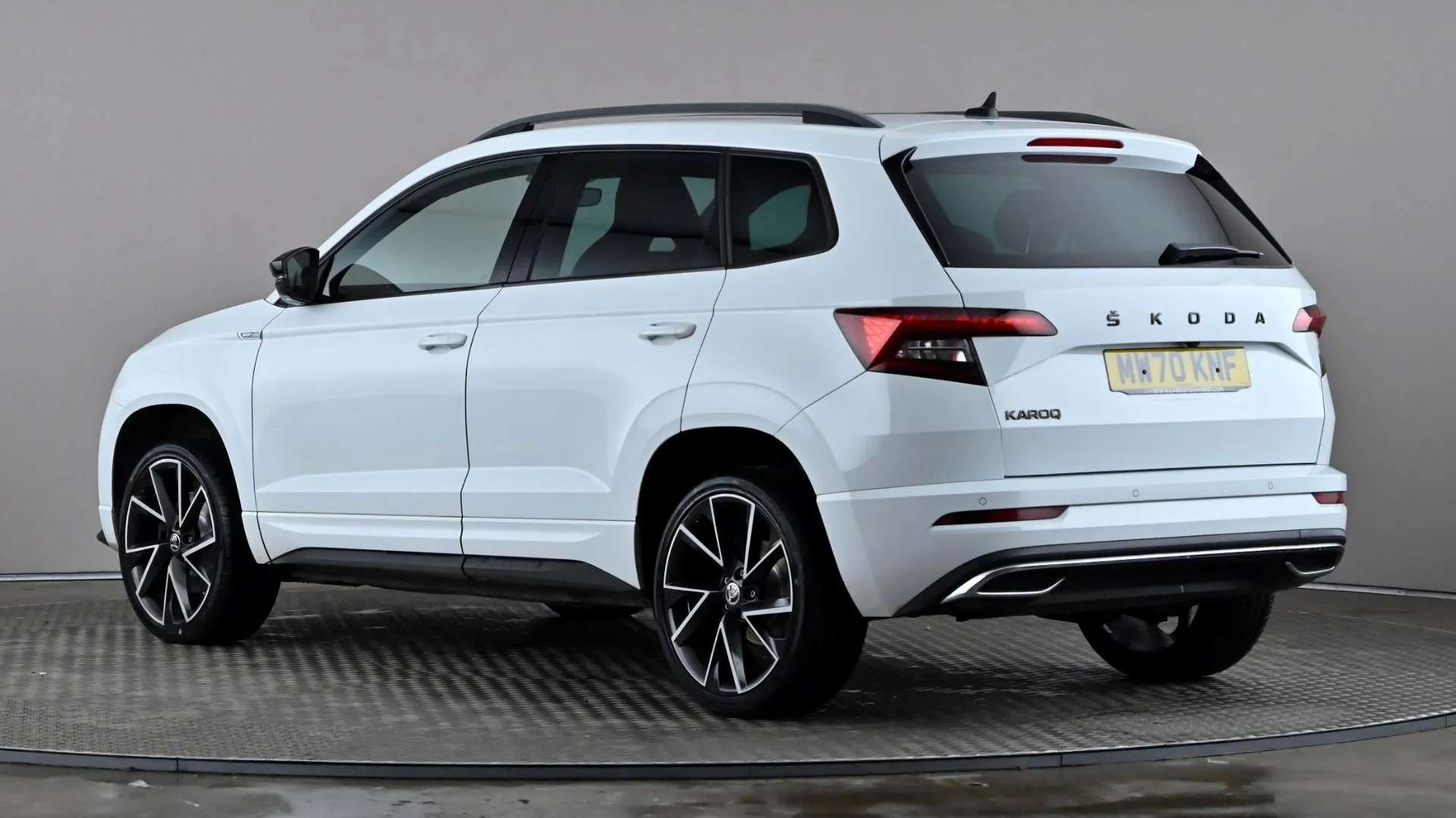 A 2020 SKODA KAROQ 1.5 TSI Sport Line DSG A 2020 SKODA KAROQ 1.5 TSI Sport Line DSG