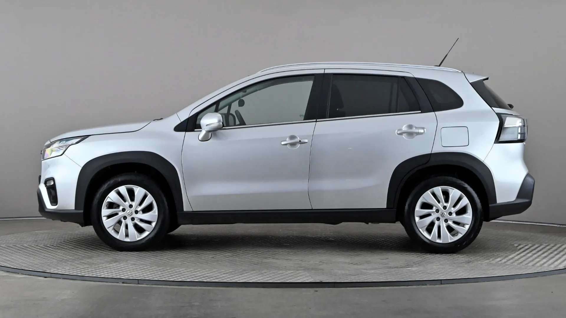 A 2023 SUZUKI S-CROSS MOTION HEV AUTO A 2023 SUZUKI S-CROSS MOTION HEV AUTO