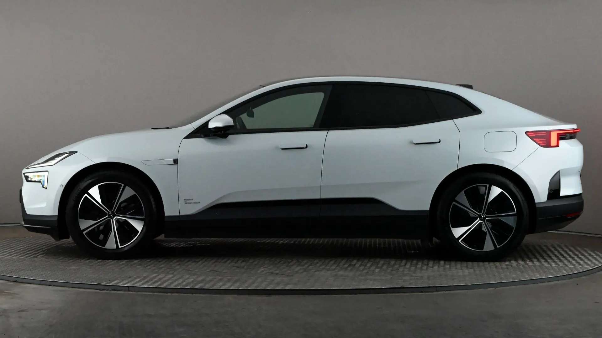 A 2025 POLESTAR 4 200kW 100kWh Long Range Single Motor Plus Auto A 2025 POLESTAR 4 200kW 100kWh Long Range Single Motor Plus Auto