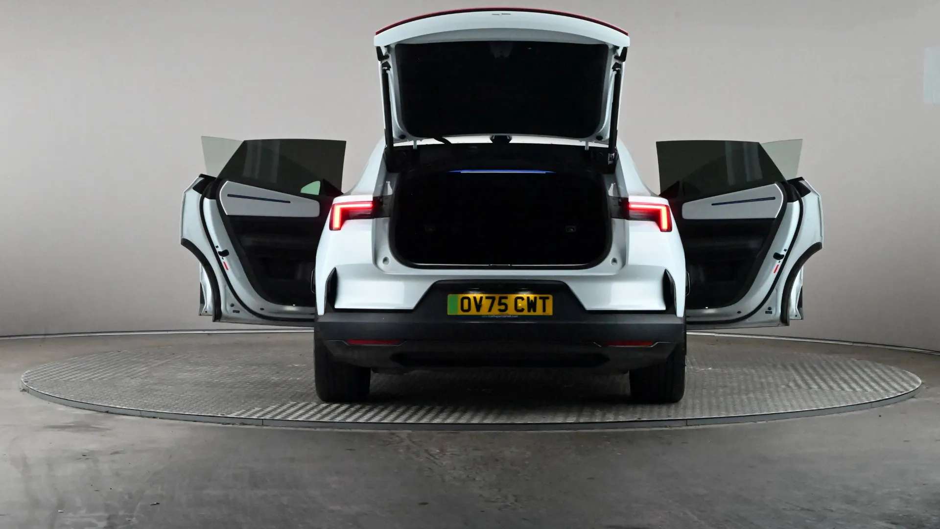 2025 POLESTAR 4 2025 POLESTAR 4