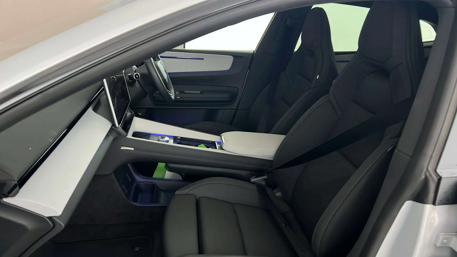 2025 POLESTAR 4 2025 POLESTAR 4