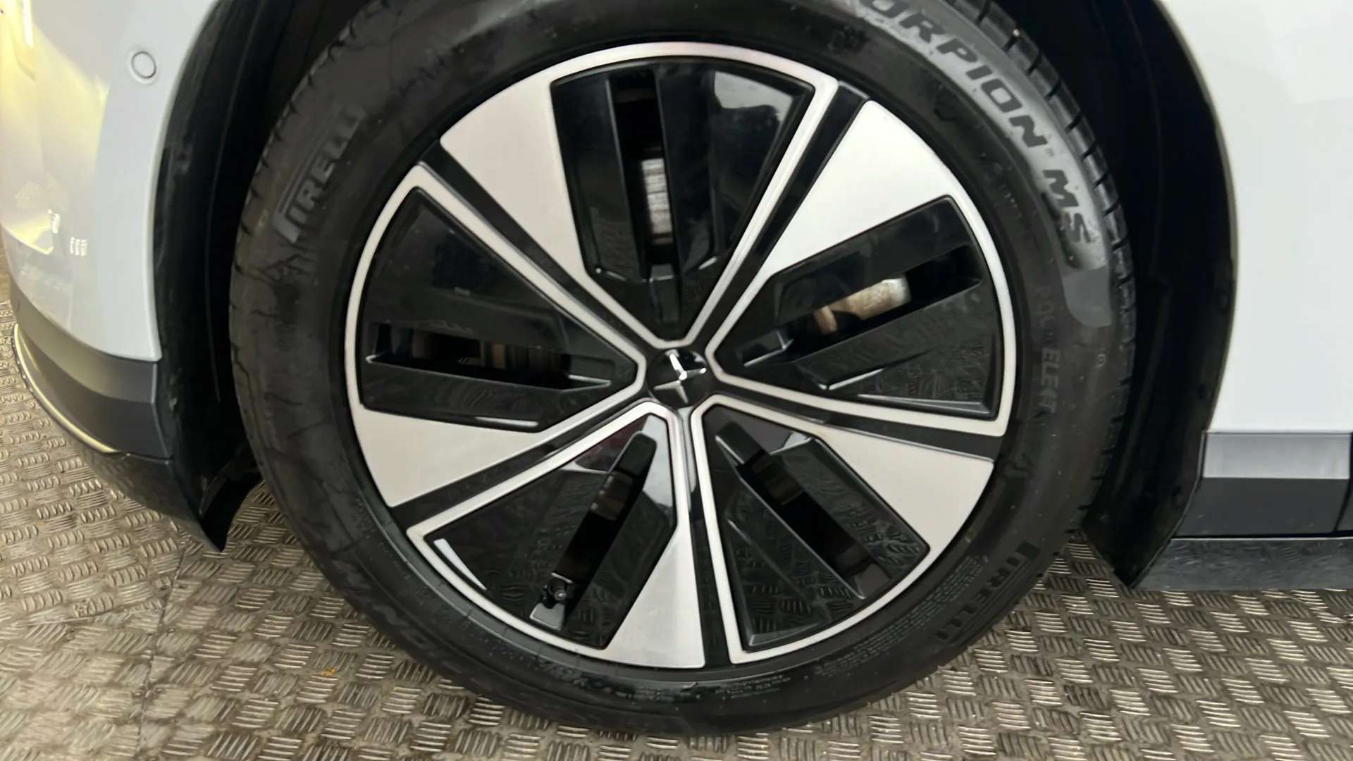 2025 POLESTAR 4 2025 POLESTAR 4