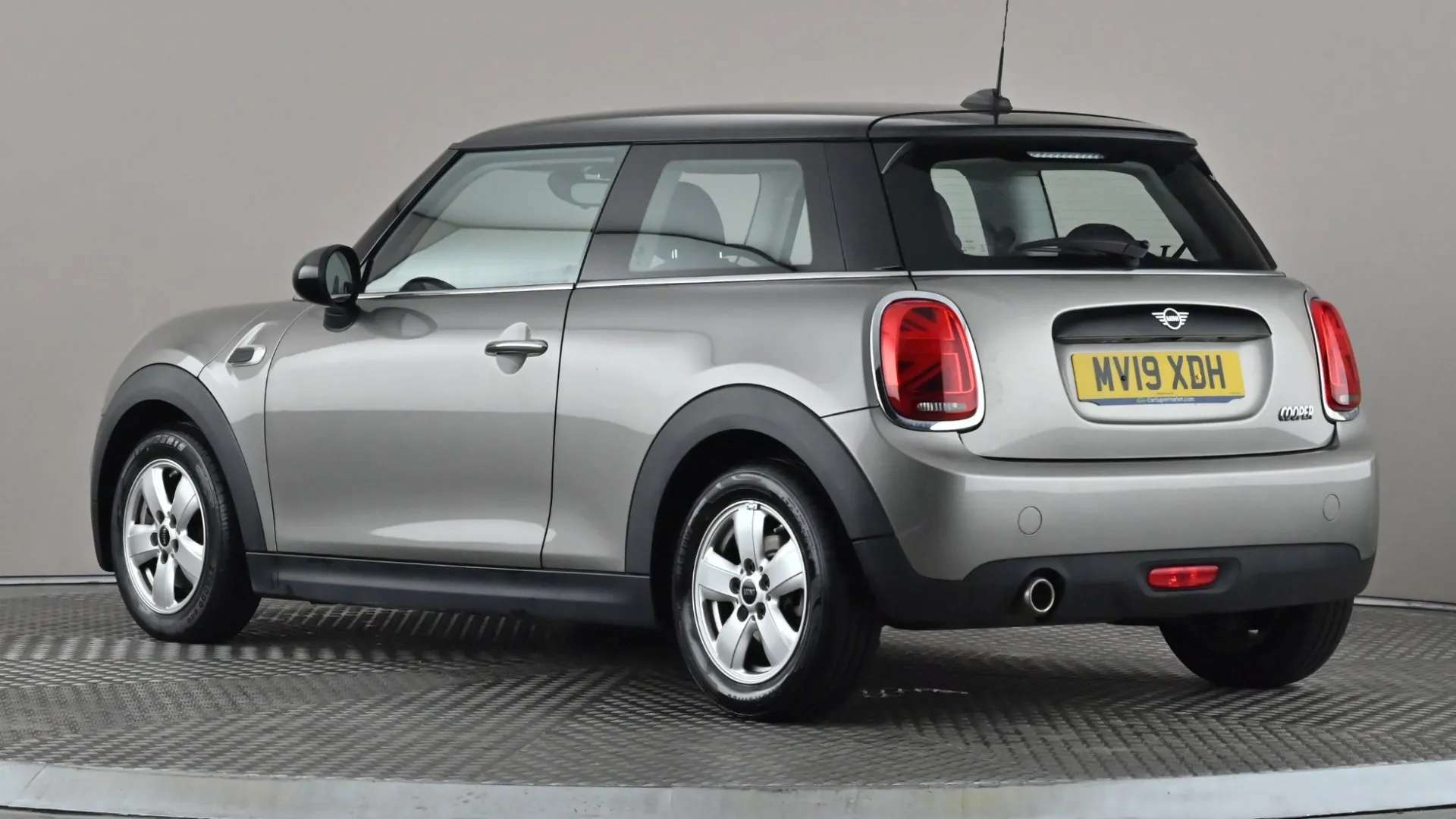A 2019 MINI HATCH 1.5 Cooper Classic II A 2019 MINI HATCH 1.5 Cooper Classic II