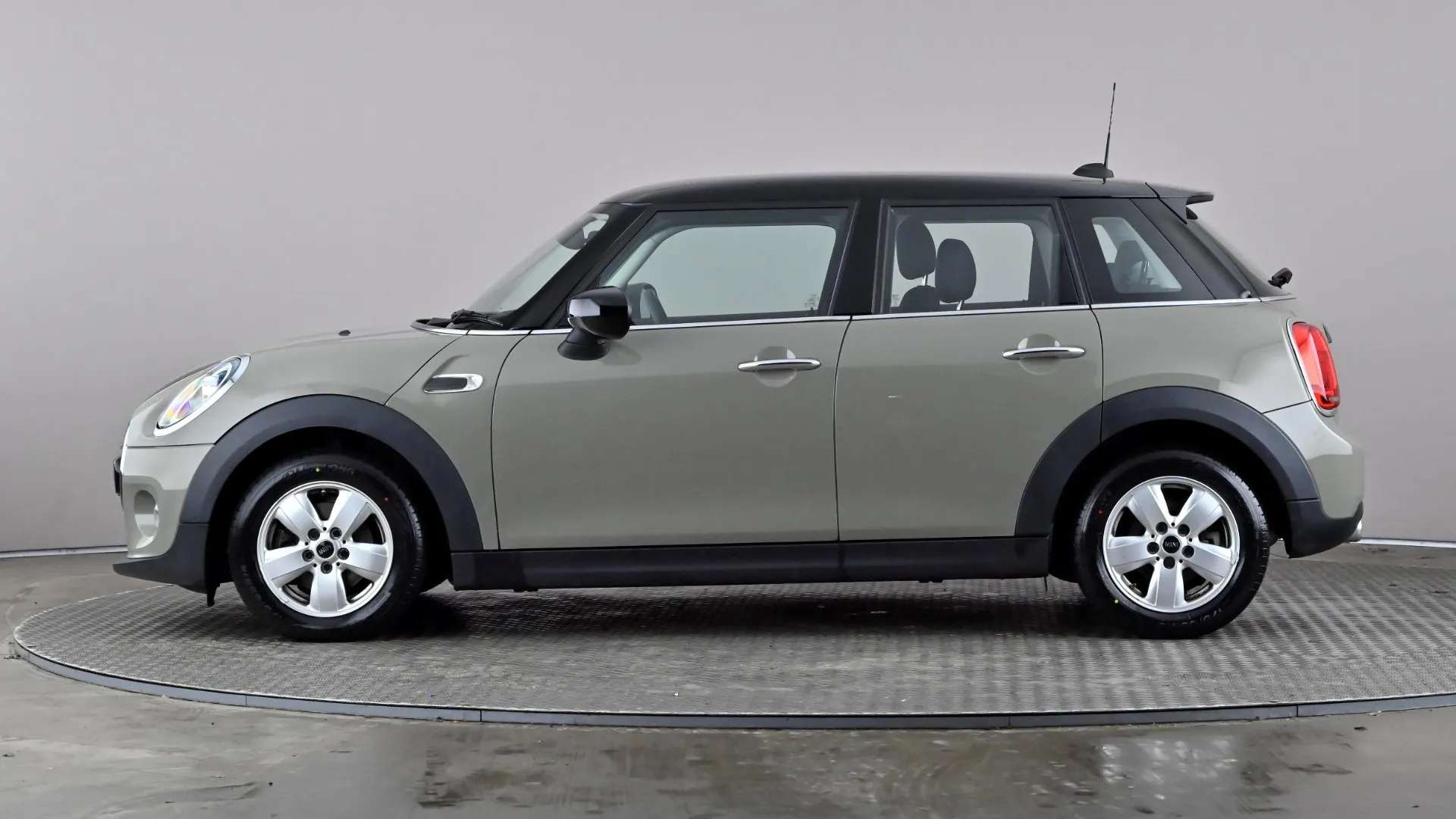 A 2020 MINI HATCH 1.5 Cooper Classic II A 2020 MINI HATCH 1.5 Cooper Classic II