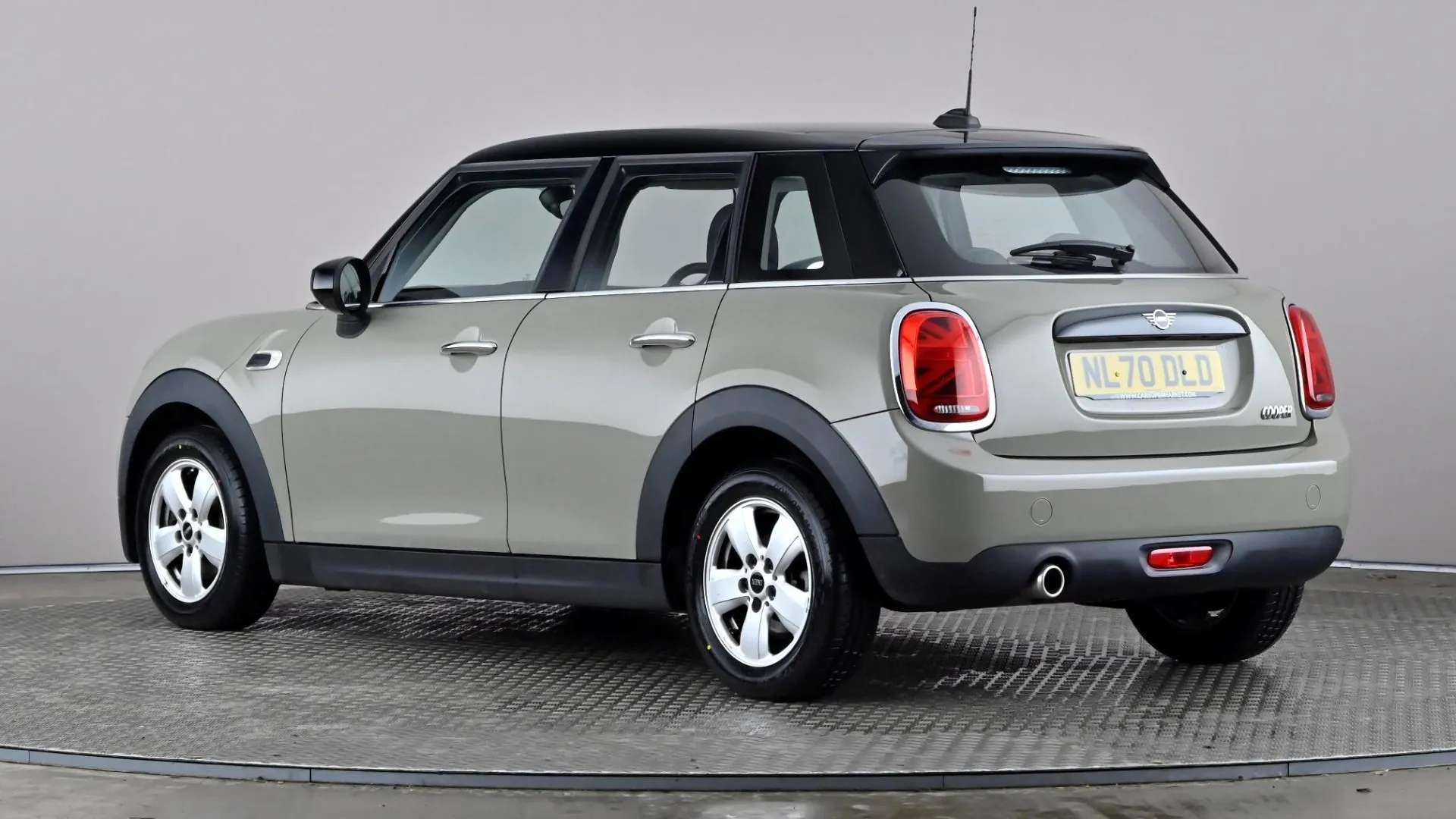 A 2020 MINI HATCH 1.5 Cooper Classic II A 2020 MINI HATCH 1.5 Cooper Classic II