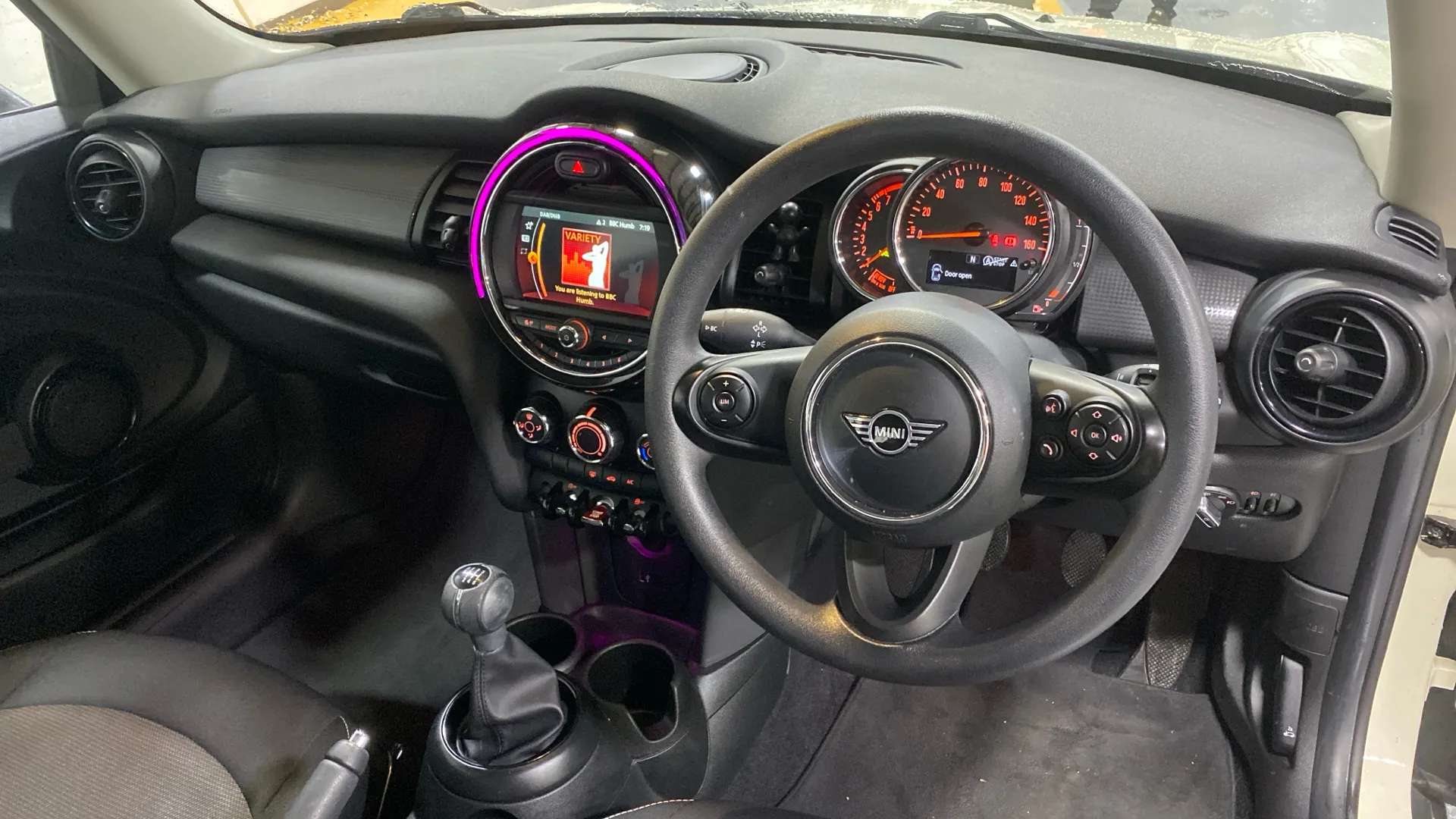 A 2019 MINI HATCH 1.5 Cooper Classic II A 2019 MINI HATCH 1.5 Cooper Classic II