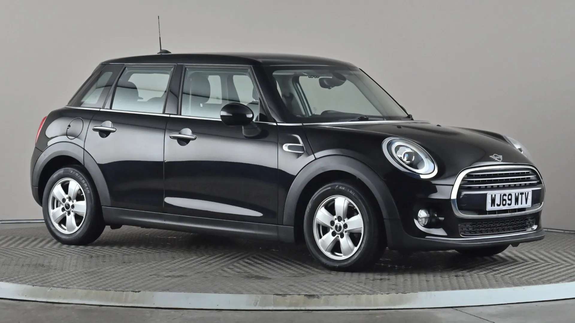 A 2019 MINI HATCH 1.5 Cooper Classic II A 2019 MINI HATCH 1.5 Cooper Classic II
