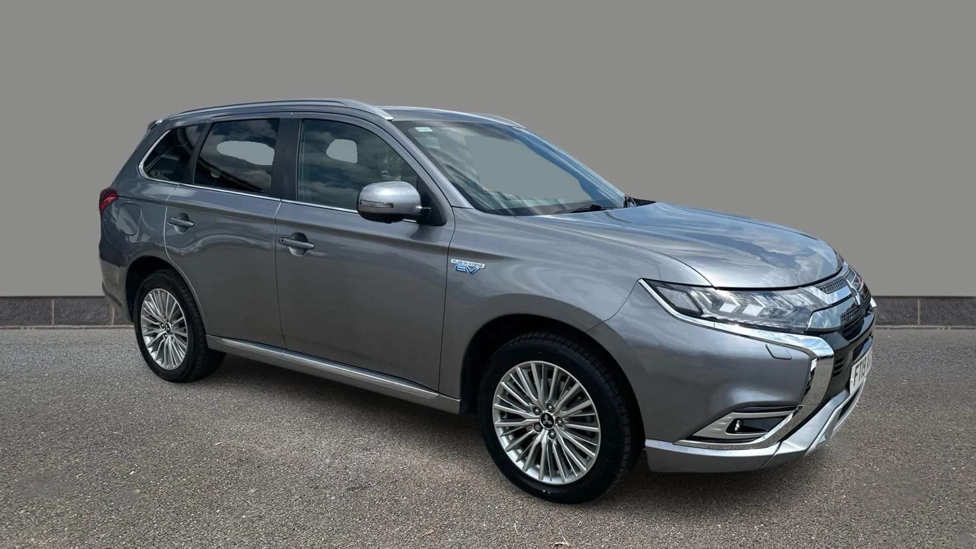 A 2019 MITSUBISHI OUTLANDER 2.4 PHEV 4h Auto A 2019 MITSUBISHI OUTLANDER 2.4 PHEV 4h Auto