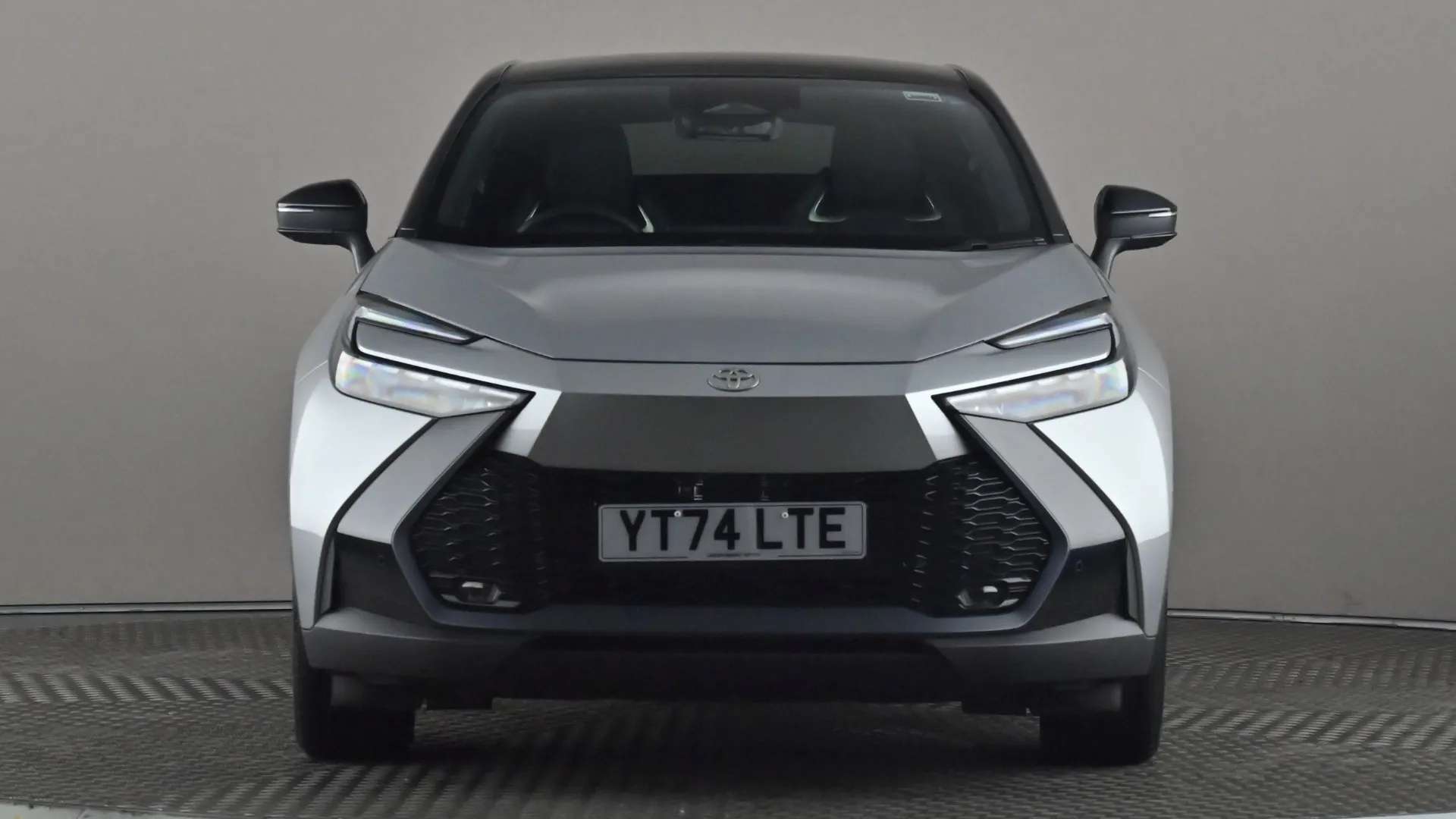 A 2024 TOYOTA C-HR 2.0 PHEV Excel CVT A 2024 TOYOTA C-HR 2.0 PHEV Excel CVT