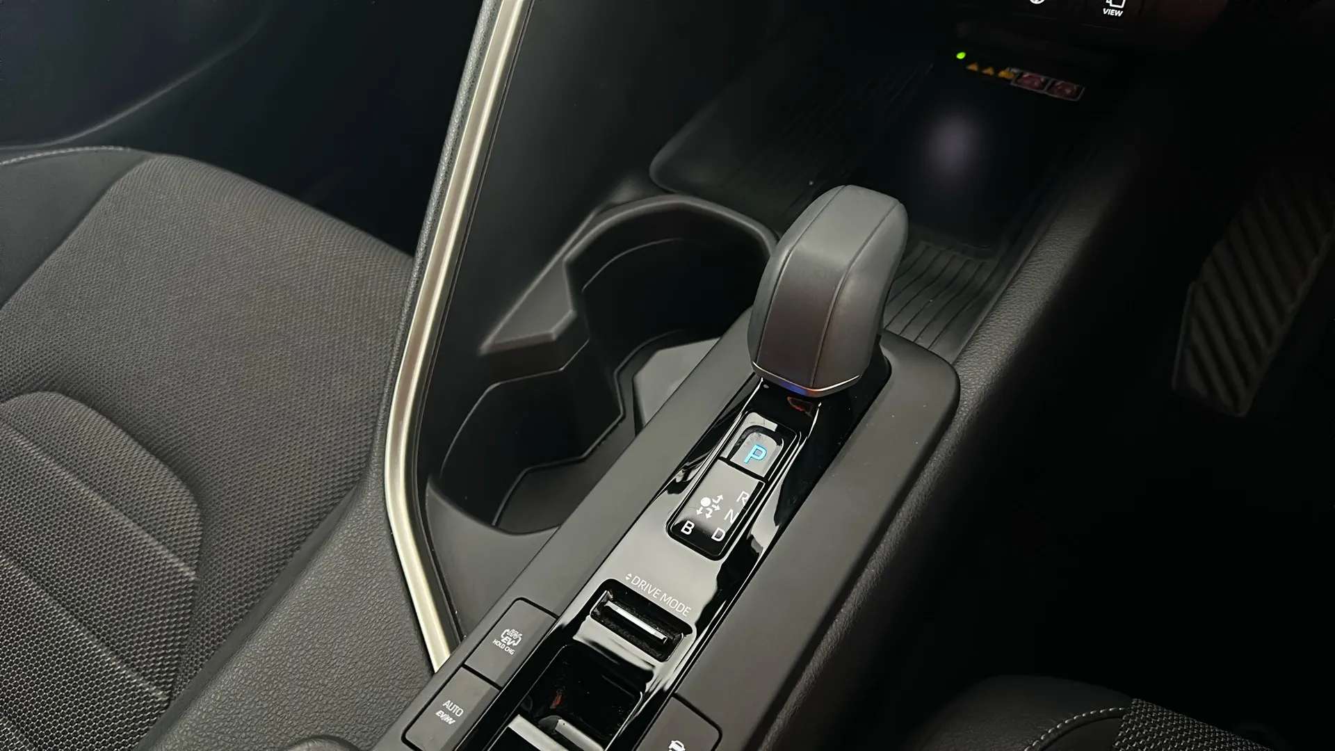 2024 TOYOTA C-HR 2024 TOYOTA C-HR