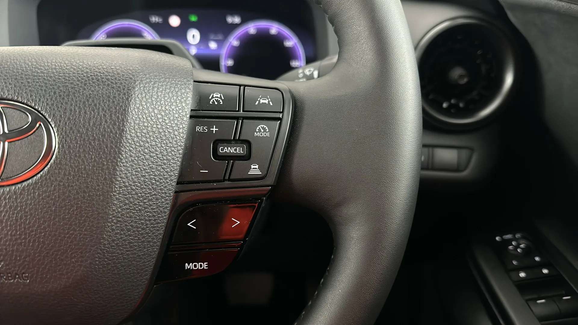 2024 TOYOTA C-HR 2024 TOYOTA C-HR