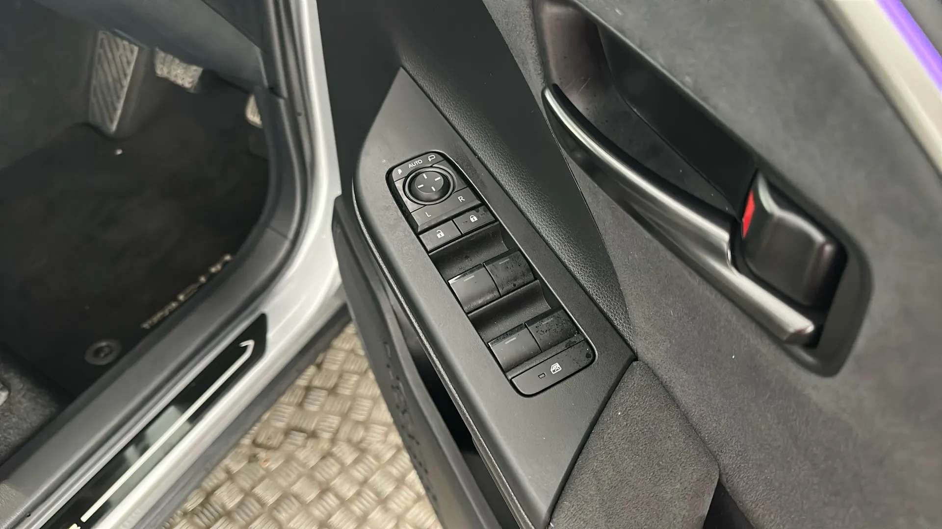 2024 TOYOTA C-HR 2024 TOYOTA C-HR