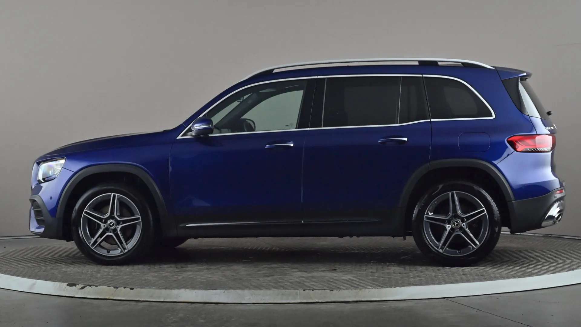 A 2022 MERCEDES-BENZ GLB GLB 200 AMG Line Premium Plus 7G-Tronic A 2022 MERCEDES-BENZ GLB GLB 200 AMG Line Premium Plus 7G-Tronic