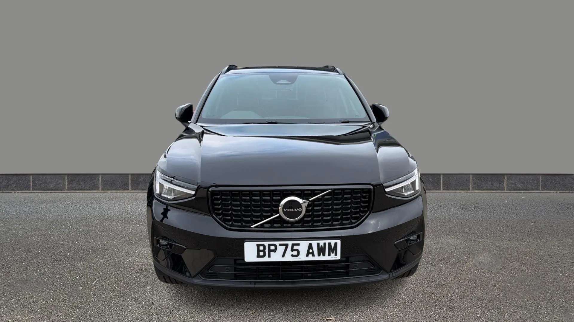 A 2025 VOLVO XC40 2.0 B3P Plus Dark Auto A 2025 VOLVO XC40 2.0 B3P Plus Dark Auto