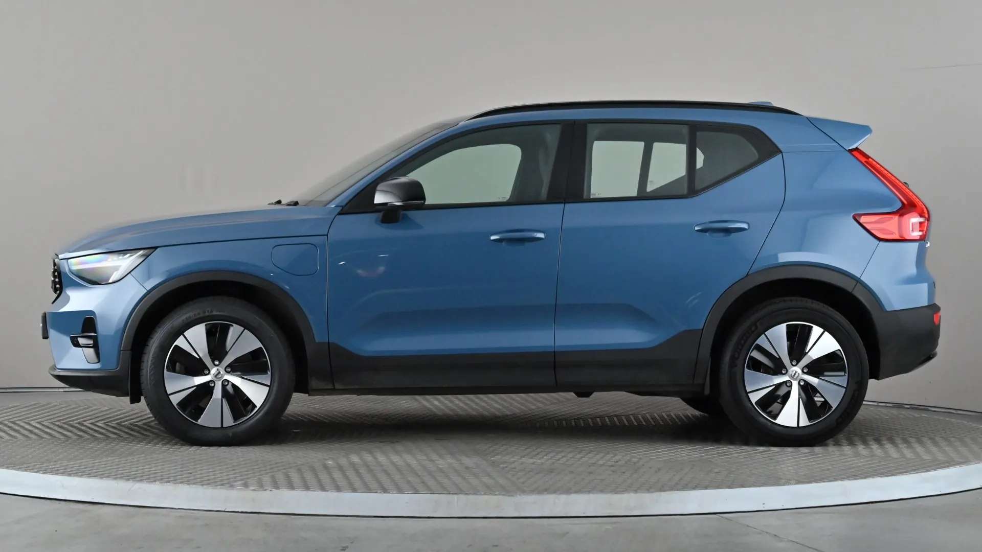 A 2023 VOLVO XC40 1.5 T4 Recharge PHEV Plus Dark Auto A 2023 VOLVO XC40 1.5 T4 Recharge PHEV Plus Dark Auto