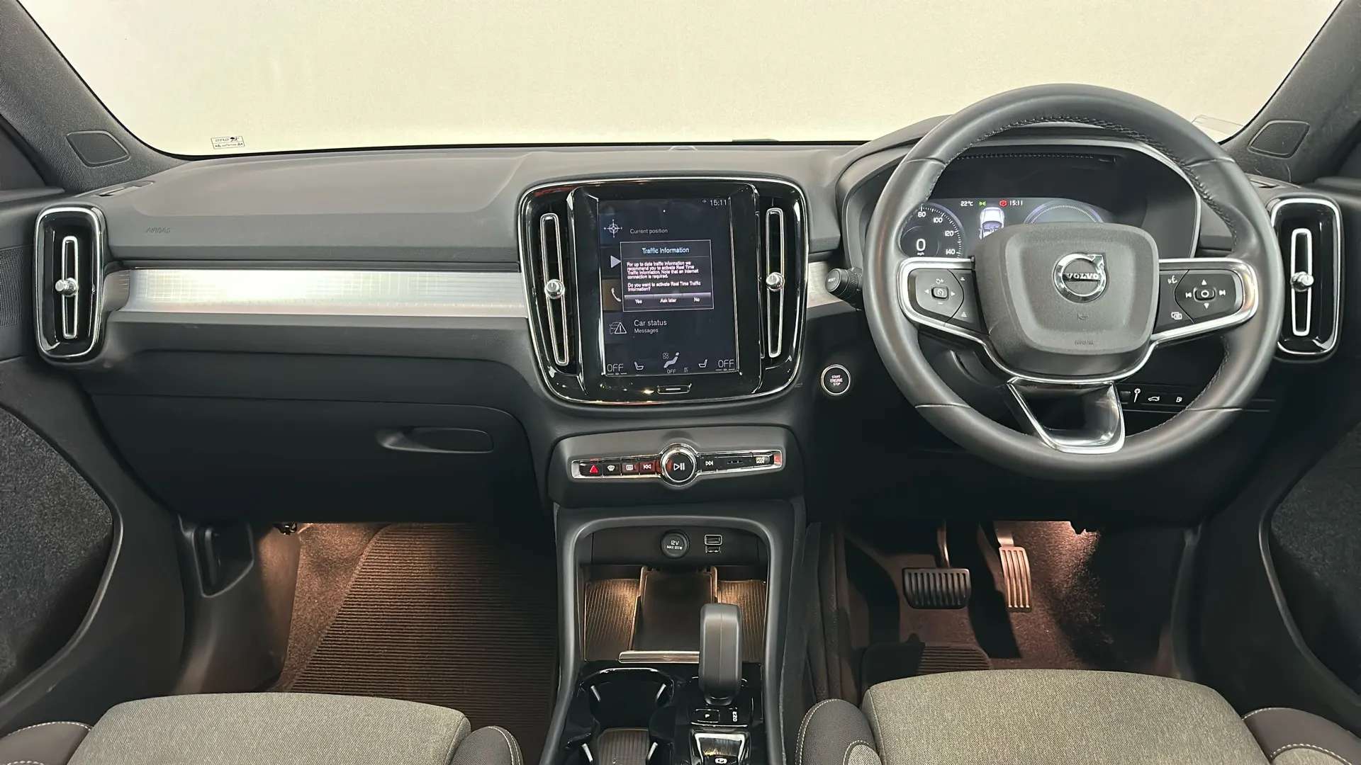 2023 VOLVO XC40 2023 VOLVO XC40