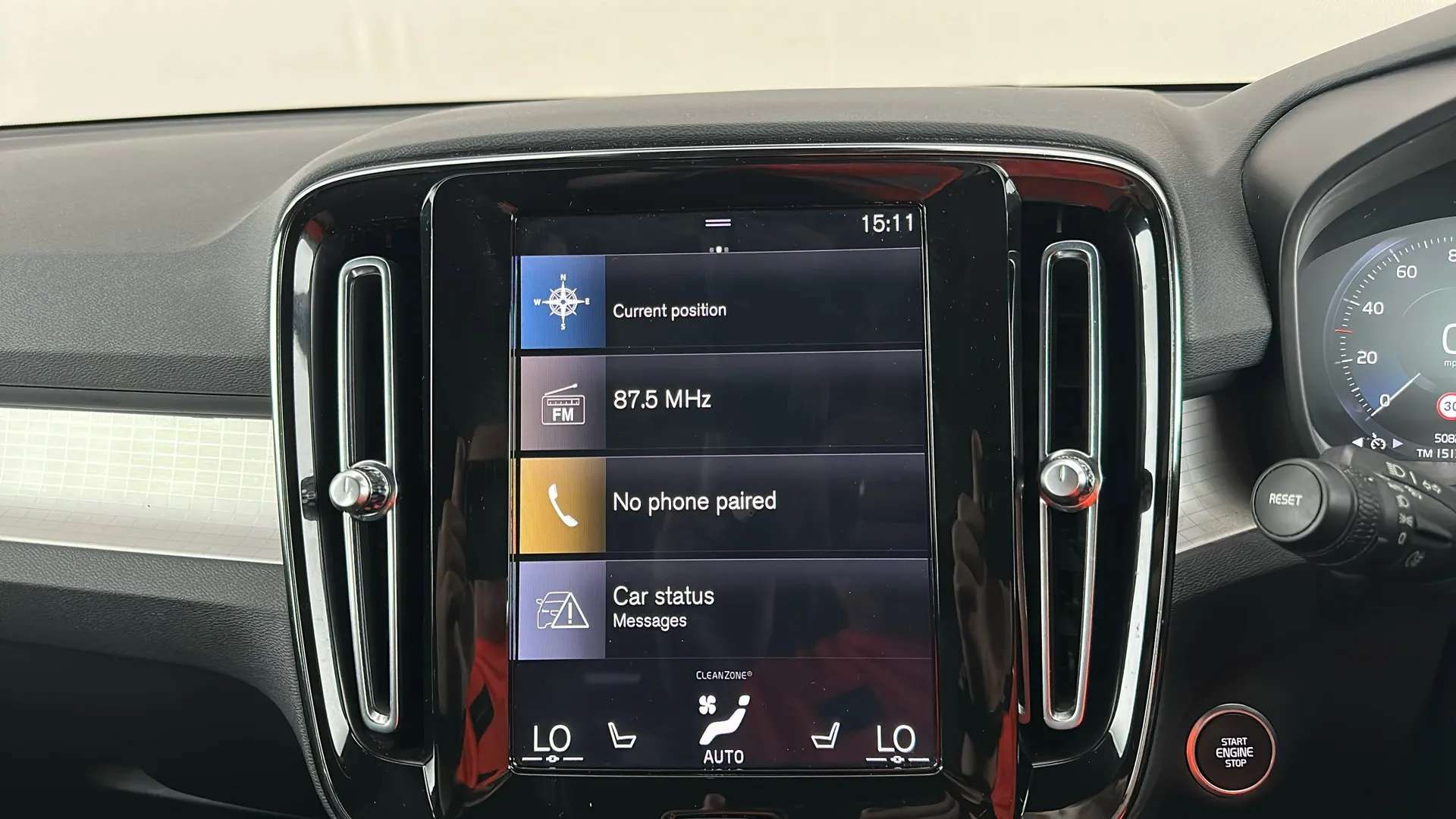 2023 VOLVO XC40 2023 VOLVO XC40